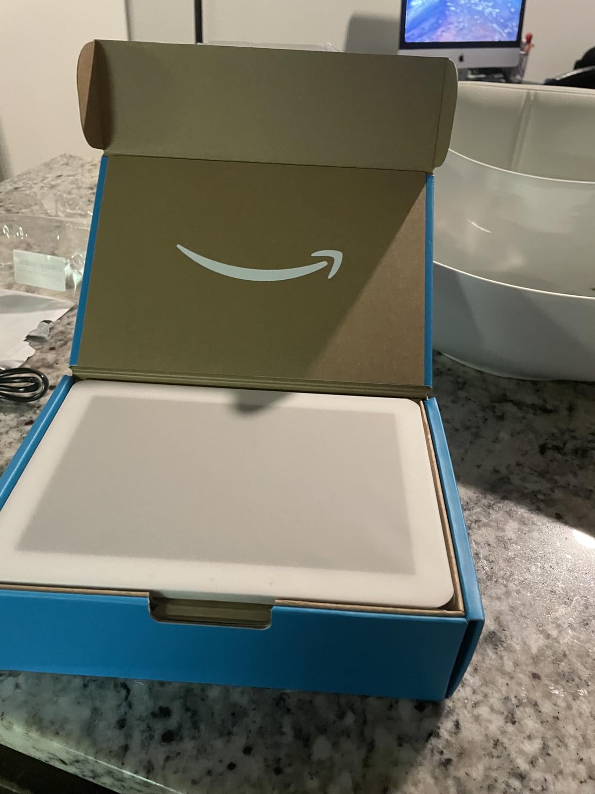 Amazon Echo Hub, 8 Amazon Echo Hub, 8