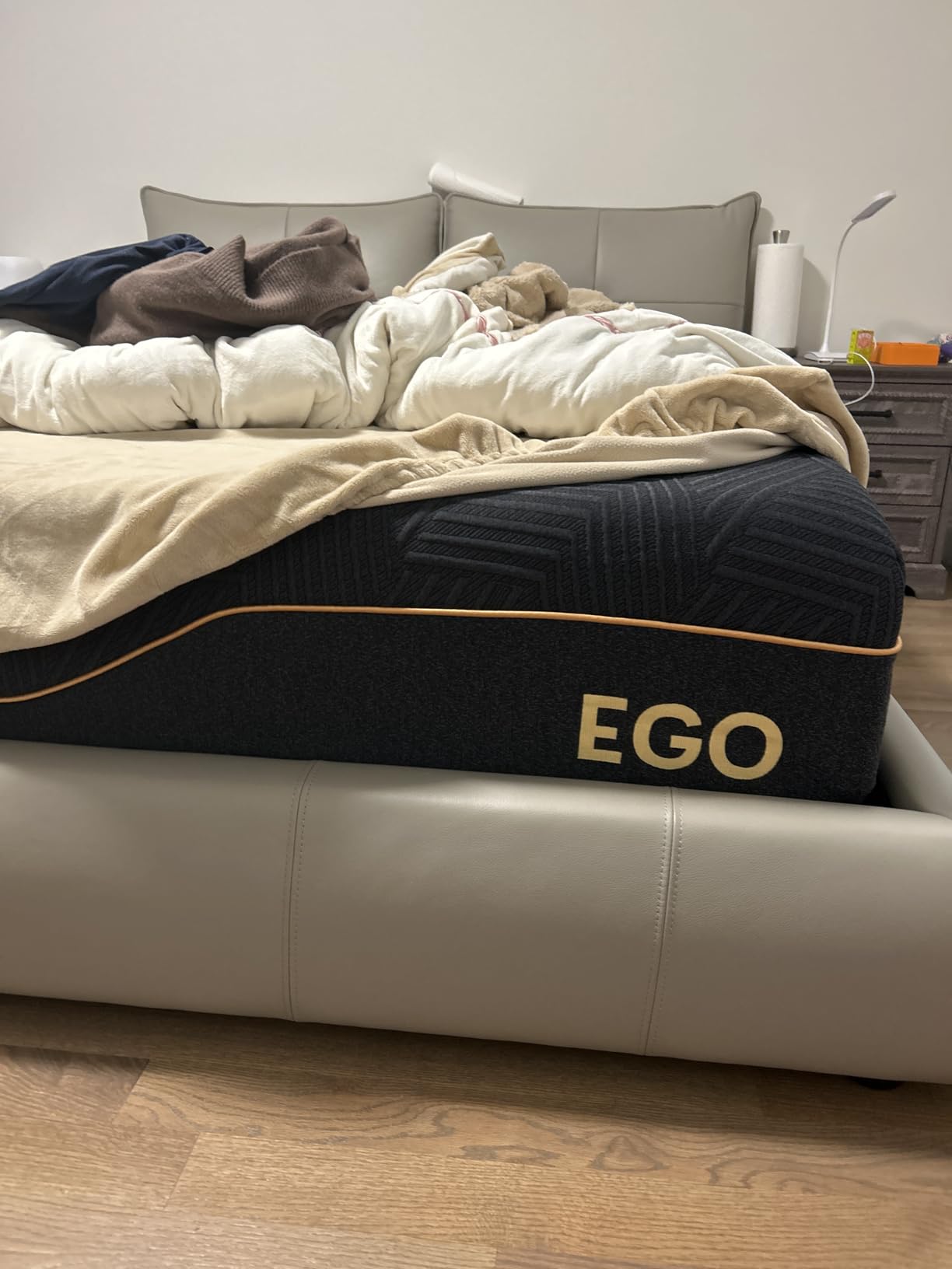 EGOHOME 14 Inch King Size Memory Foam Mattress for Back Pain, Cooling Copper Gel Bed in a Box, Foam Made in USA, CertiPUR-US Certified, Therapeutic Medium Firm, 76x80x14 Black - Customer Photo 3