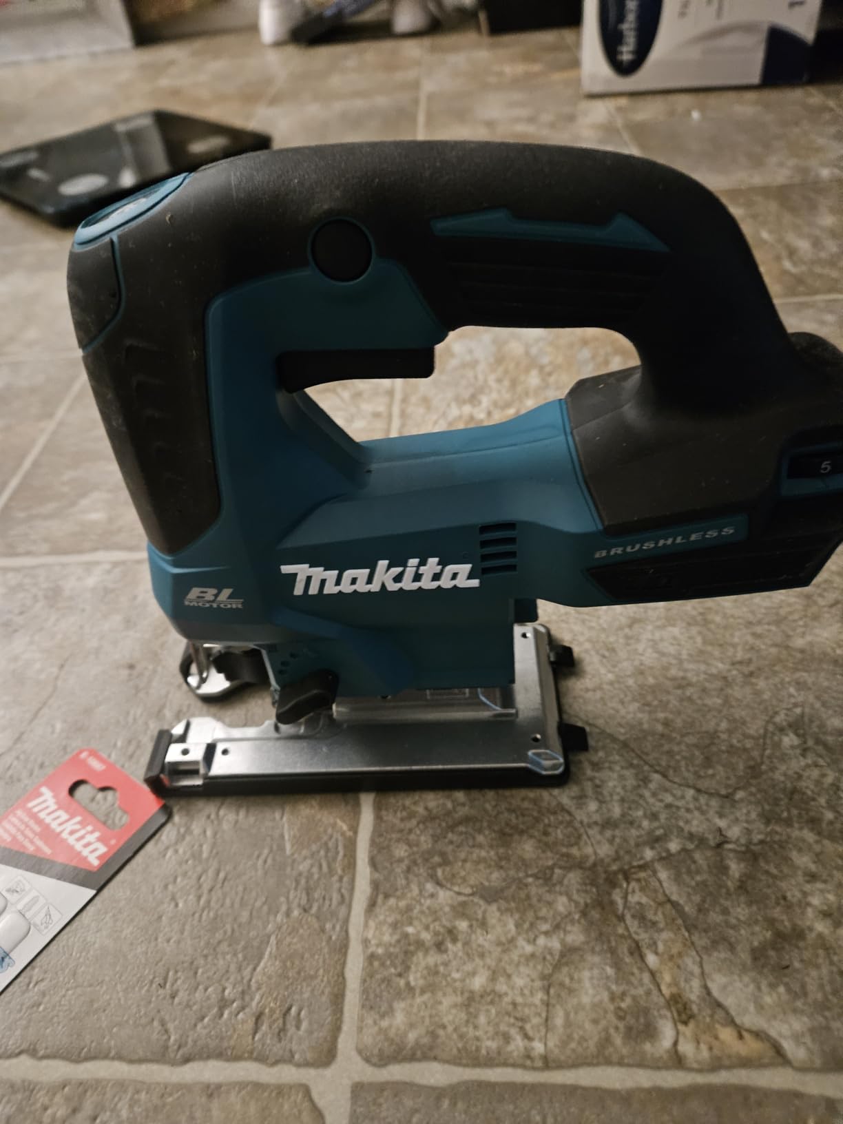 Makita XVJ04Z 18V LXT Lithium-Ion Brushless Cordless Jig Saw, Tool Only - Customer Photo 2