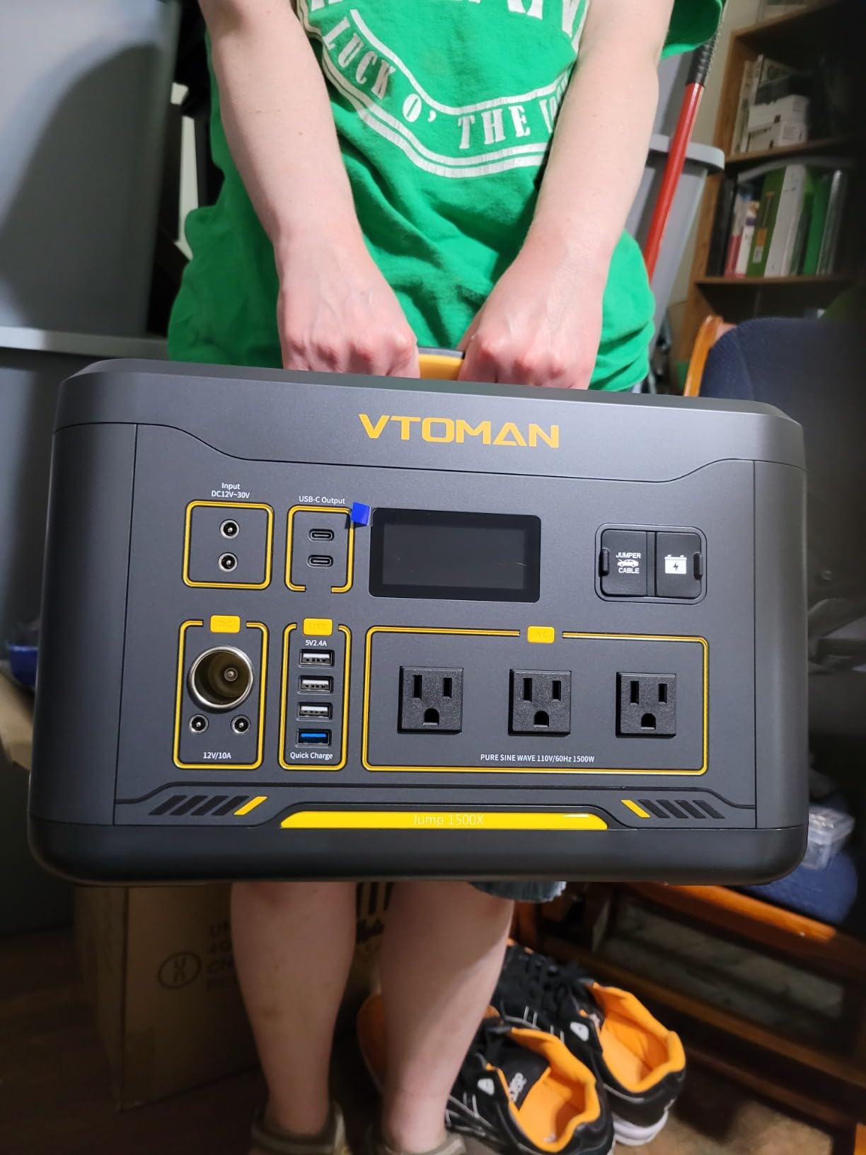 VTOMAN Jump1500X Portable Power Station, 828Wh LiFePO4 Battery Solar Generator with Jump Start, 1500W AC Outlet, 100W PD Type-C, Large Capacity Expandable to 2376Wh for Camping, RV Travel, Home Backup - Customer Photo 2