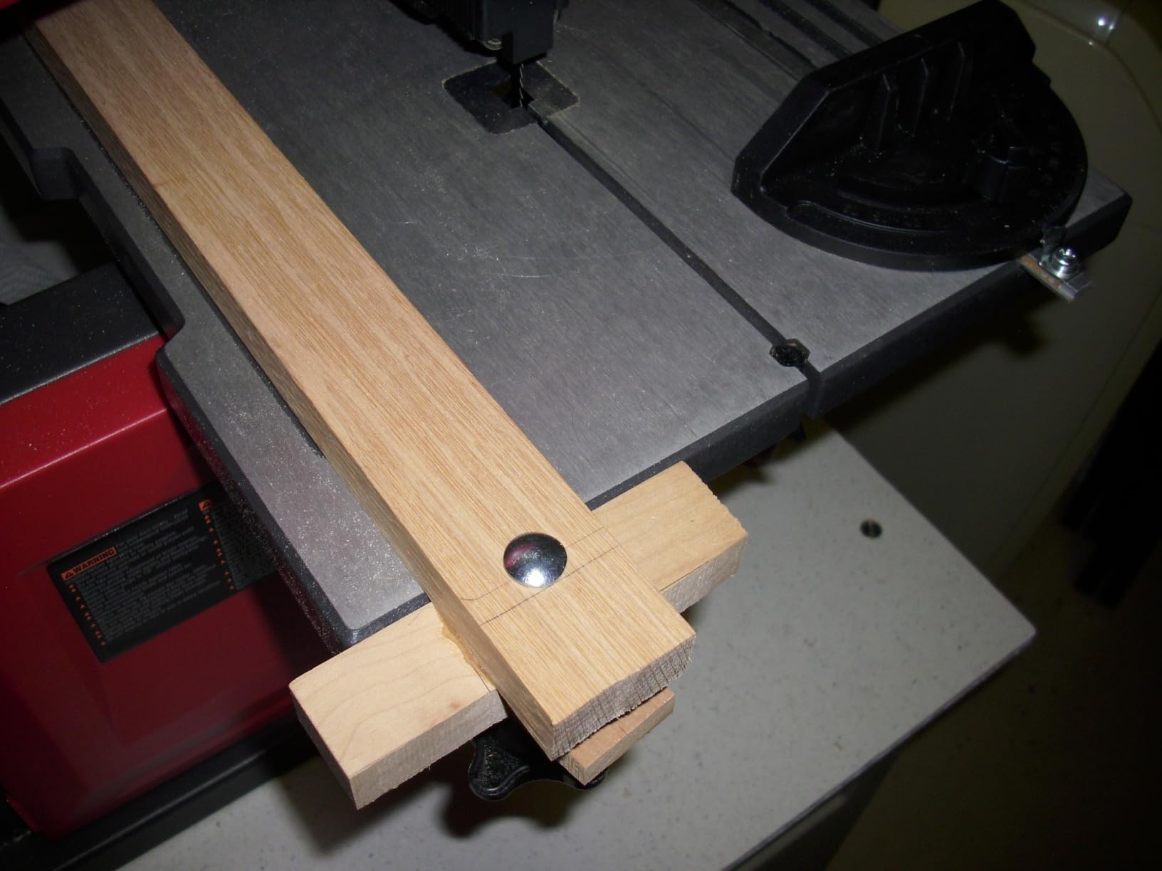 SKIL 2.8 Amp 9 In. 2-Speed Benchtop Band Saw for Woodworking - BW9501-00 - Customer Photo 1