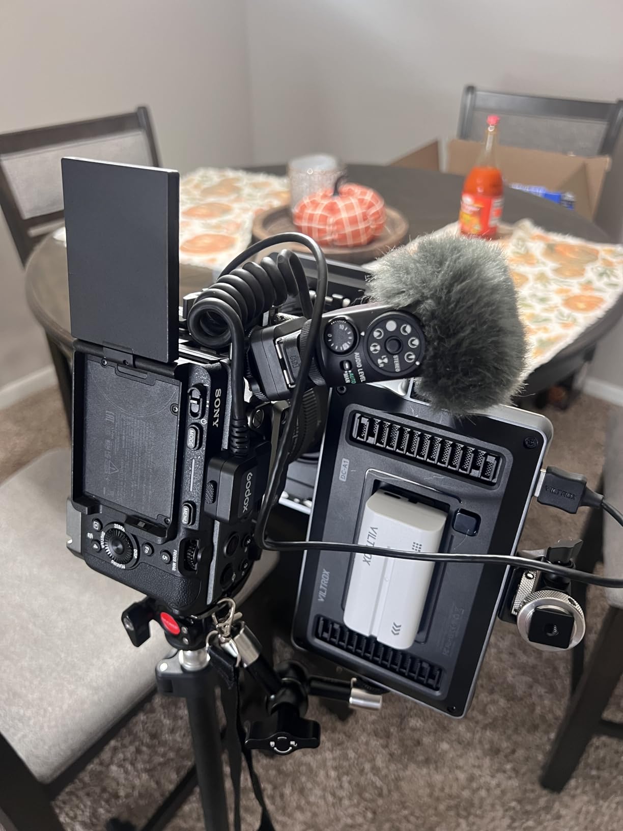 Sony Cinema Line FX30 Super 35 Aperture-Sensor Cinema Camera, 4K 120p - Customer Photo 1