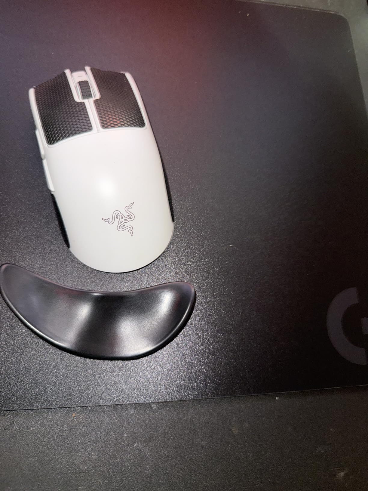 Logitech G240 Cloth Gaming Mouse Pad, Optimized for Gaming Sensors, Moderate Surface Friction, Non-Slip Mouse Mat, Mac and PC Gaming Accessories, 340 x 280 x 1 mm customer photo 2