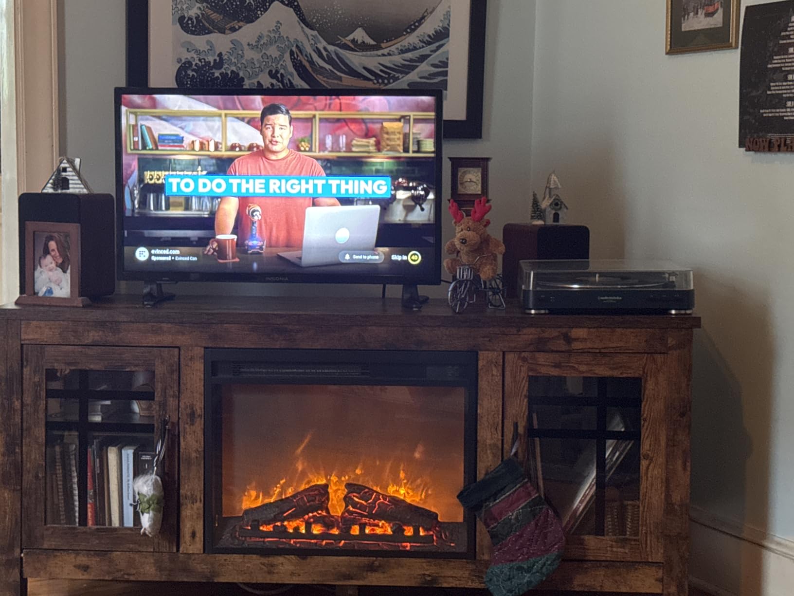 Saiyin Bluetooth Bookshelf Speakers, 40W X 2 Powered TV Speakers with 4 Inch Woofer, Turntable Speakers with Optical/AUX Input/Subwoofer Line Out for PC and TVs - Customer Photo 1