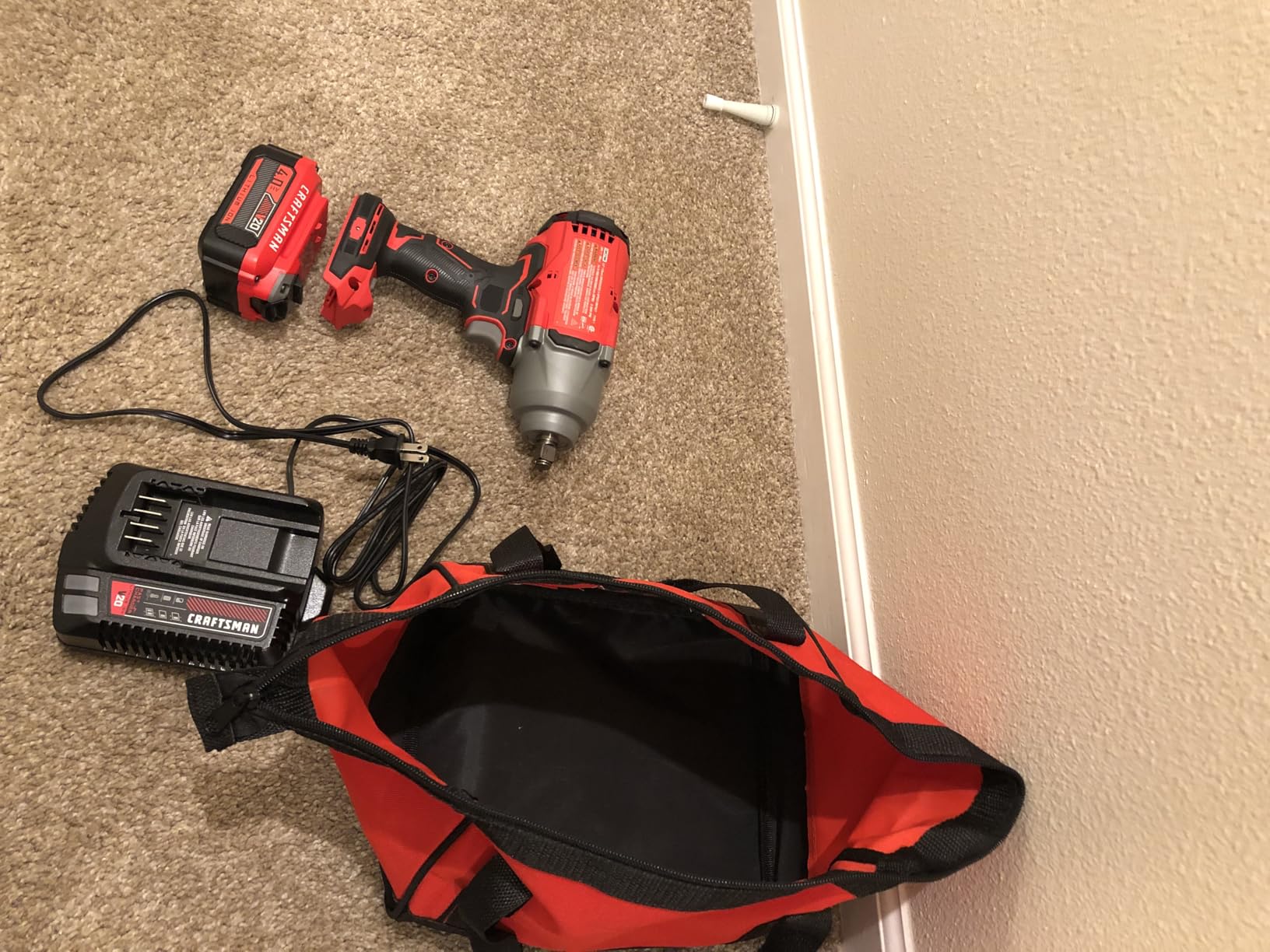 CRAFTSMAN V20 RP Impact Wrench, Cordless, Brushless, High Torque, 1/2 Inch, 4Ah Battery and Charger Included (CMCF940M1) - Customer Photo 2