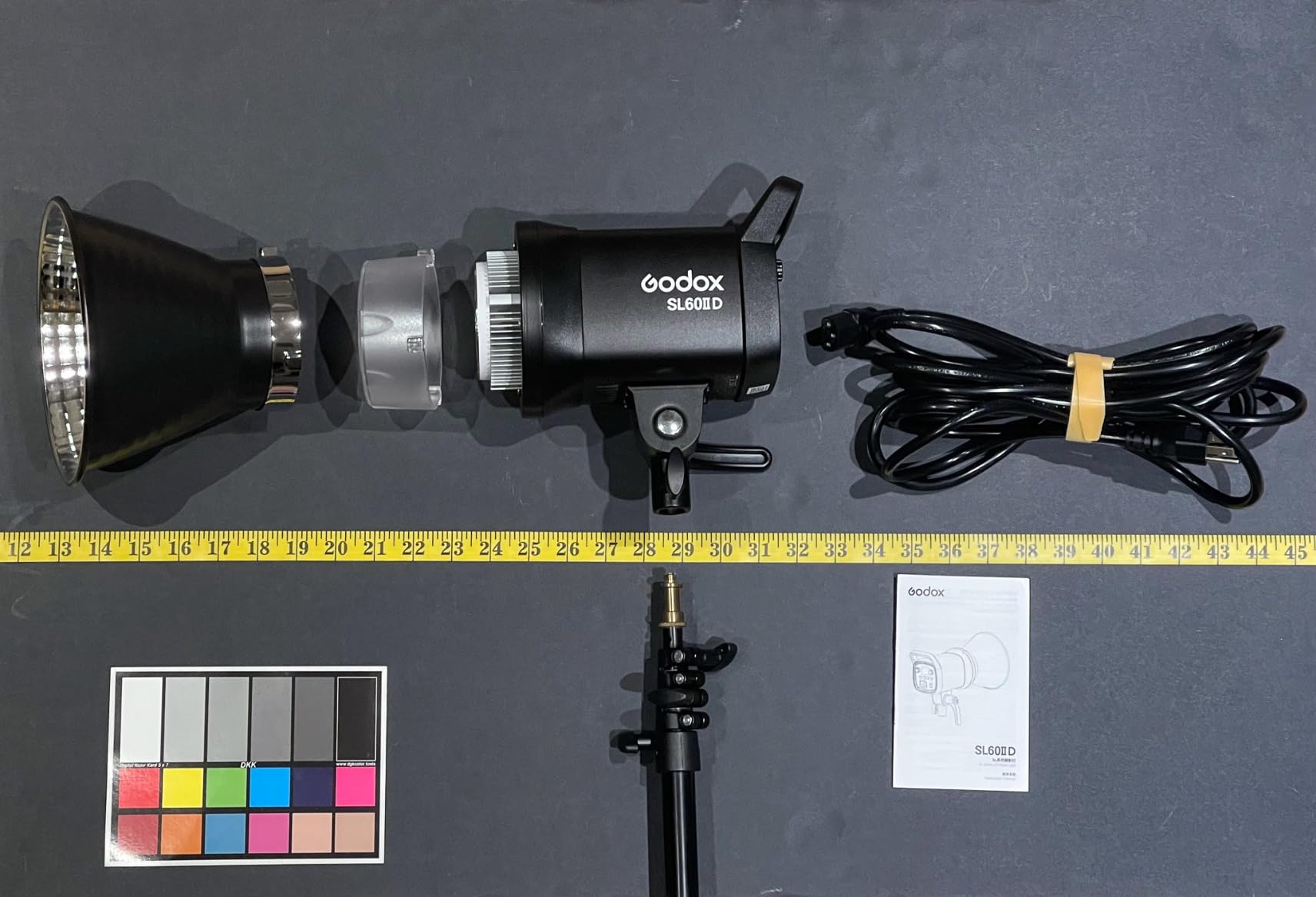 Godox SL300III LED Video Light,300W 99300Lux 5600K±200K CRI96+ TLCI97+,Bowens Mount Daylight-Balanced Countinuous Output Lighting for YouTube,Live Broadcast,Video Customer Review Godox SL300III LED Video Light,300W 99300Lux 5600K±200K CRI96+ TLCI97+,Bowens Mount Daylight-Balanced Countinuous Output Lighting for YouTube,Live Broadcast,Video - Customer Photo 2