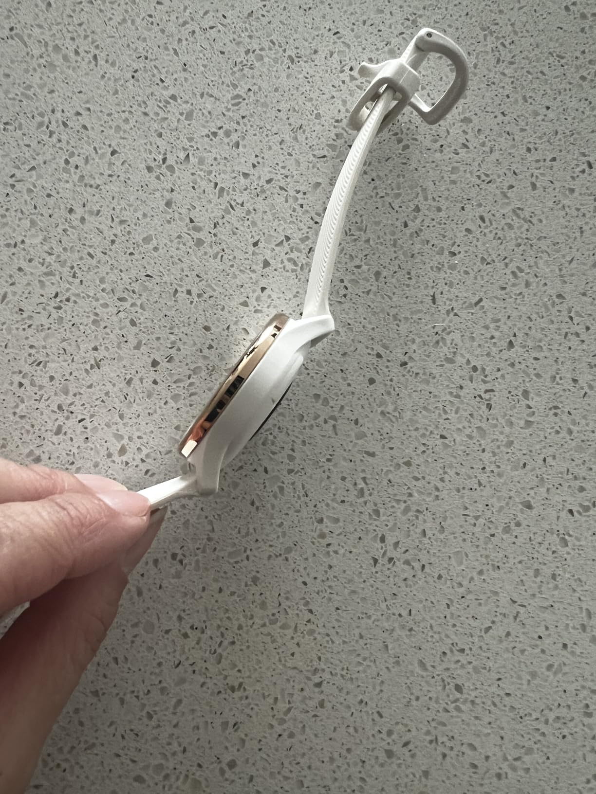 Garmin vívomove Trend, Stylish Hybrid Smartwatch, Long-Lasting Battery Life, Dynamic Watch Hands and Touchscreen Display, Ivory - Customer Photo 5