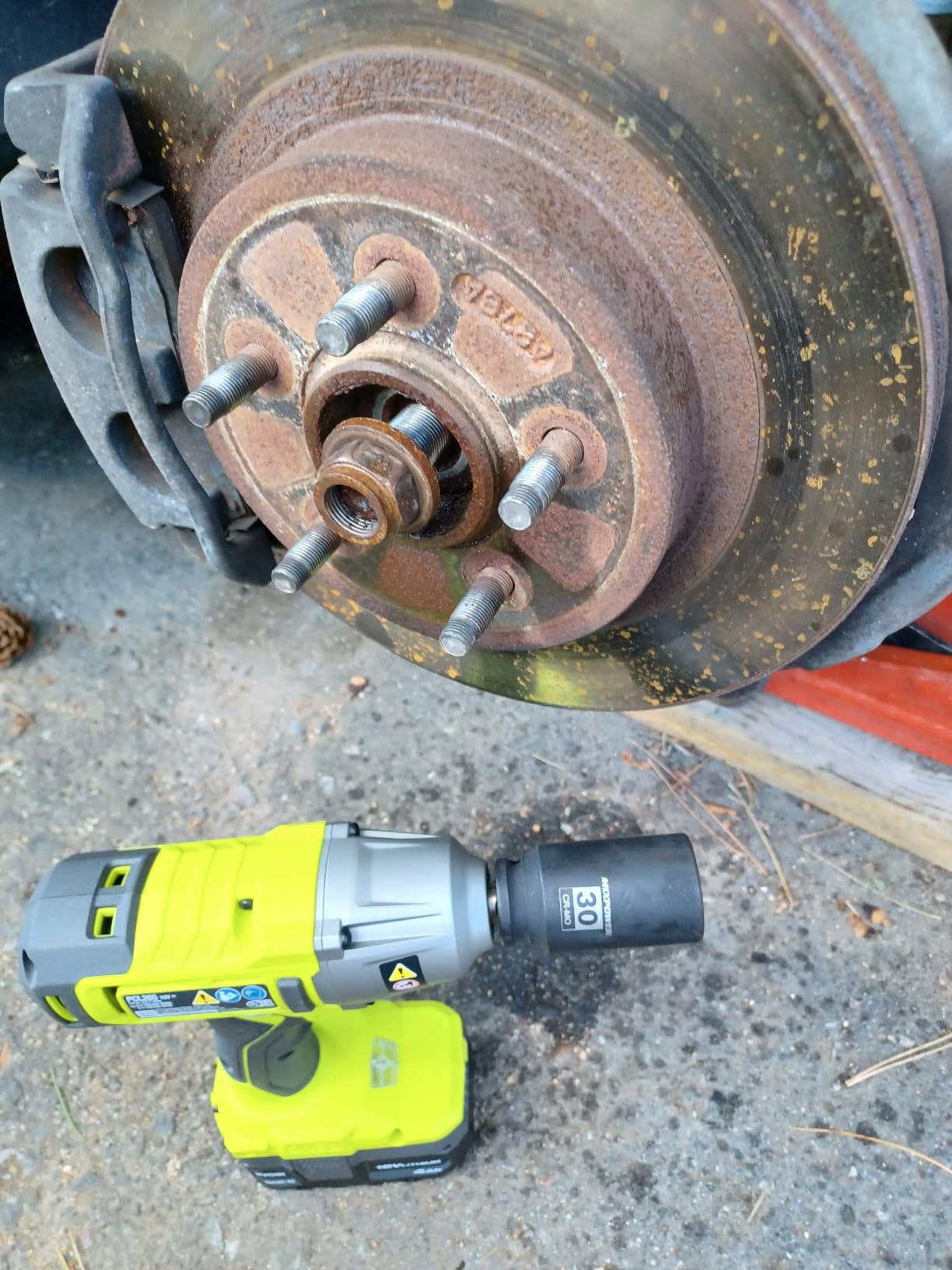 RYOBI ONE+ 18V Cordless 1/2 in. Impact Wrench Kit with 4.0 Ah Battery and Charger, (PCL265K1) - Customer Photo 1