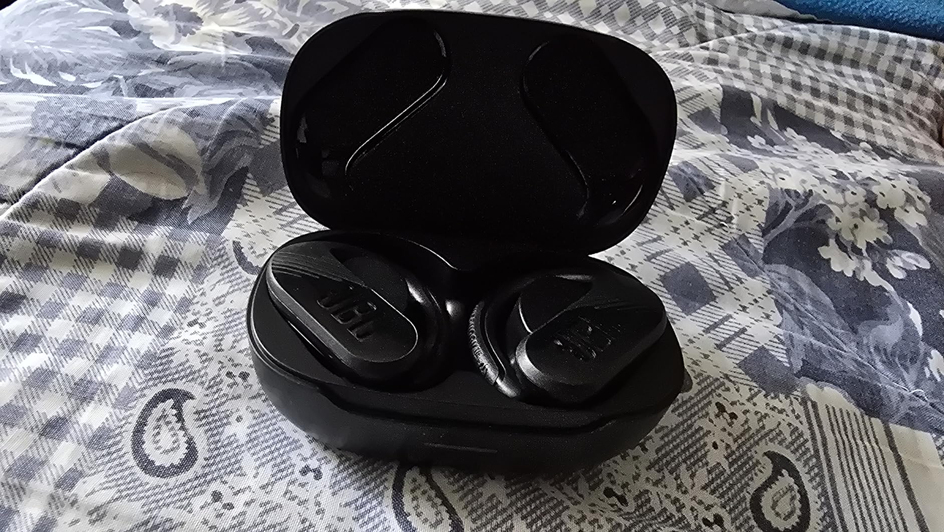 JBL Endurance Peak 3 - Dust and Water Proof (IP68) True Wireless Active Earbuds, JBL Pure Bass Sound, Up to 50 Total Hours of Playback with Speed Charge, Ambient Aware & Talk Thru (Black) - Customer Photo 2