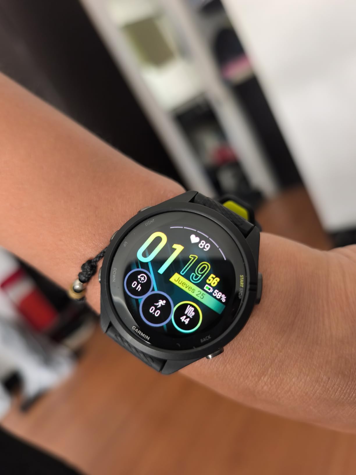 Garmin Forerunner 265 Running Smartwatch, Colorful AMOLED Display, Training Metrics and Recovery Insights, Black and Powder Gray - Customer Photo 3