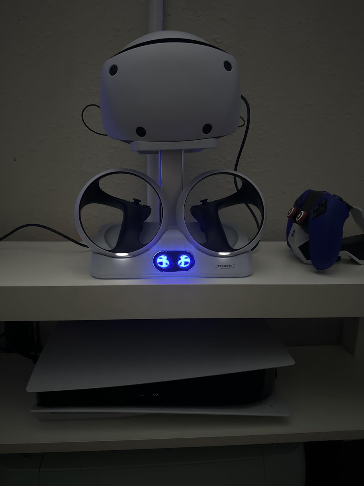 Controller Charging Dock for PS5 VR2, PSVR 2 Charging Station with VR Headset Holder Display Stand, PS VR2 Controller Charger for PSVR2 Accessories with Led Indicator, 2 Magnetic Clasp & Type-C Cable - Customer Photo 5