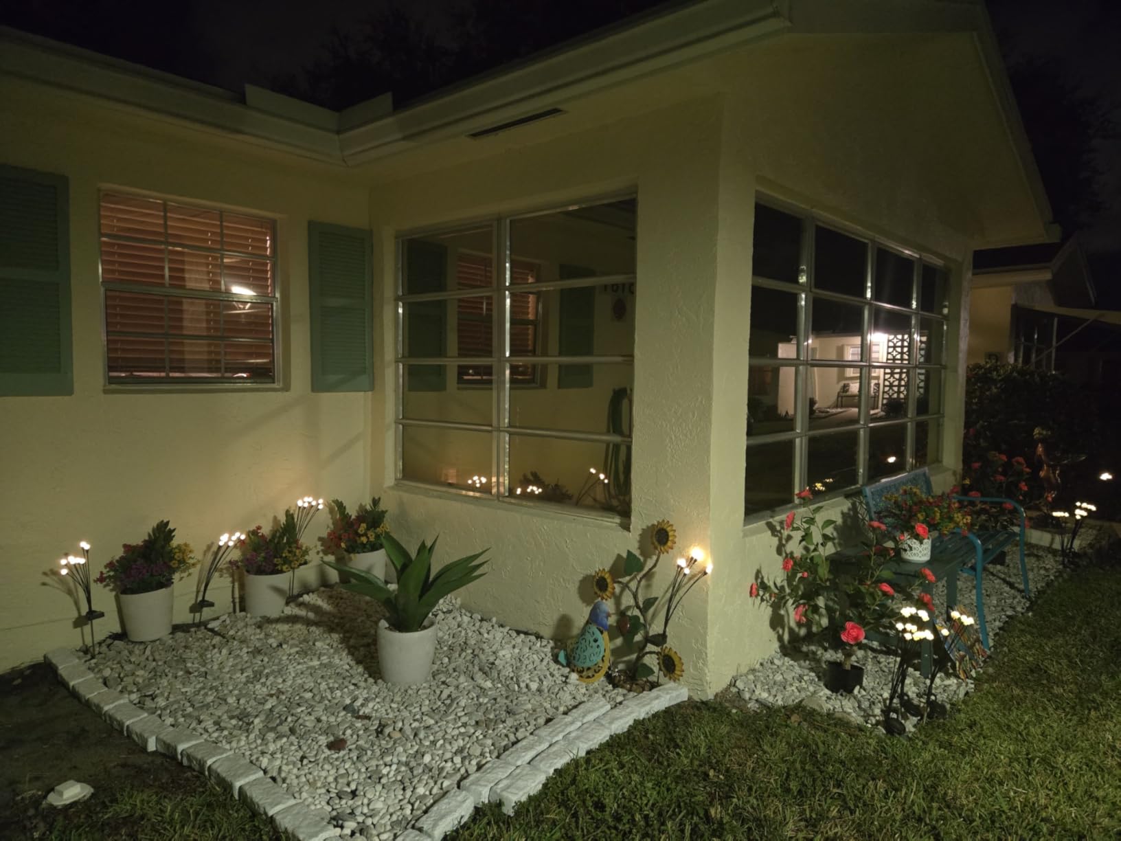 Beuta Landscape Edging | Garden Edging Border | Faux Stone Bricks for Lawn edging, Flower beds, Pathways & Yard Edging– 4 Packs | Each Section Has 6 Bricks 48