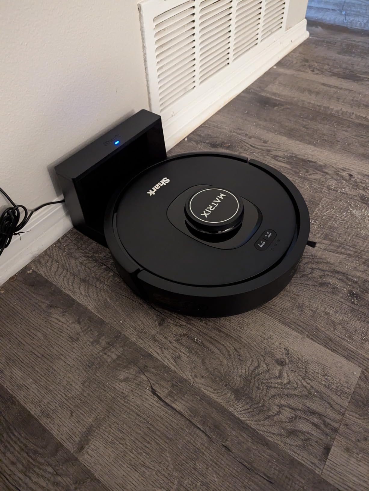 Shark RV2310 Matrix Robot Vacuum with Self-Cleaning Brushroll for Pet Hair, No Spots Missed on Carpets and Hard Floors, Precision Home Mapping, Wi-Fi Black/Silver, 0.5 Quarts - Customer Photo 1