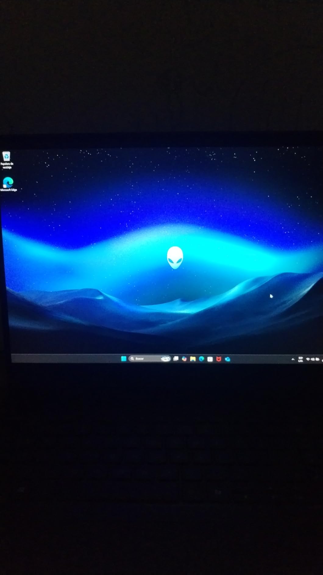 Alienware 16 Aurora Gaming Laptop AC16250 - 16