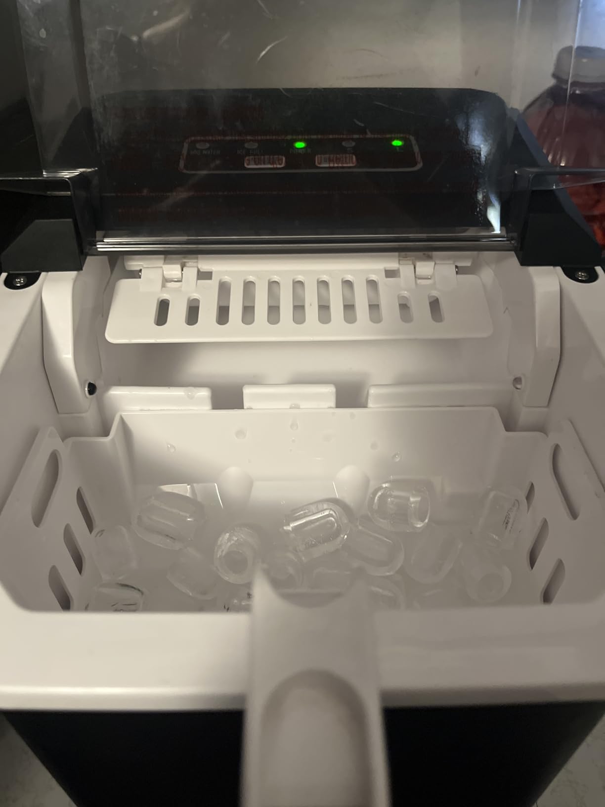 Silonn Ice Maker Countertop, Portable Ice Machine with Carry Handle, Self-Cleaning Ice Makers with Basket and Scoop, 9 Cubes in 6 Mins, 26 lbs per Day, Ideal for Home, Kitchen, Camping, RV Customer Review Silonn Ice Maker Countertop, Portable Ice Machine with Carry Handle, Self-Cleaning Ice Makers with Basket and Scoop, 9 Cubes in 6 Mins, 26 lbs per Day, Ideal for Home, Kitchen, Camping, RV - Customer Photo 2