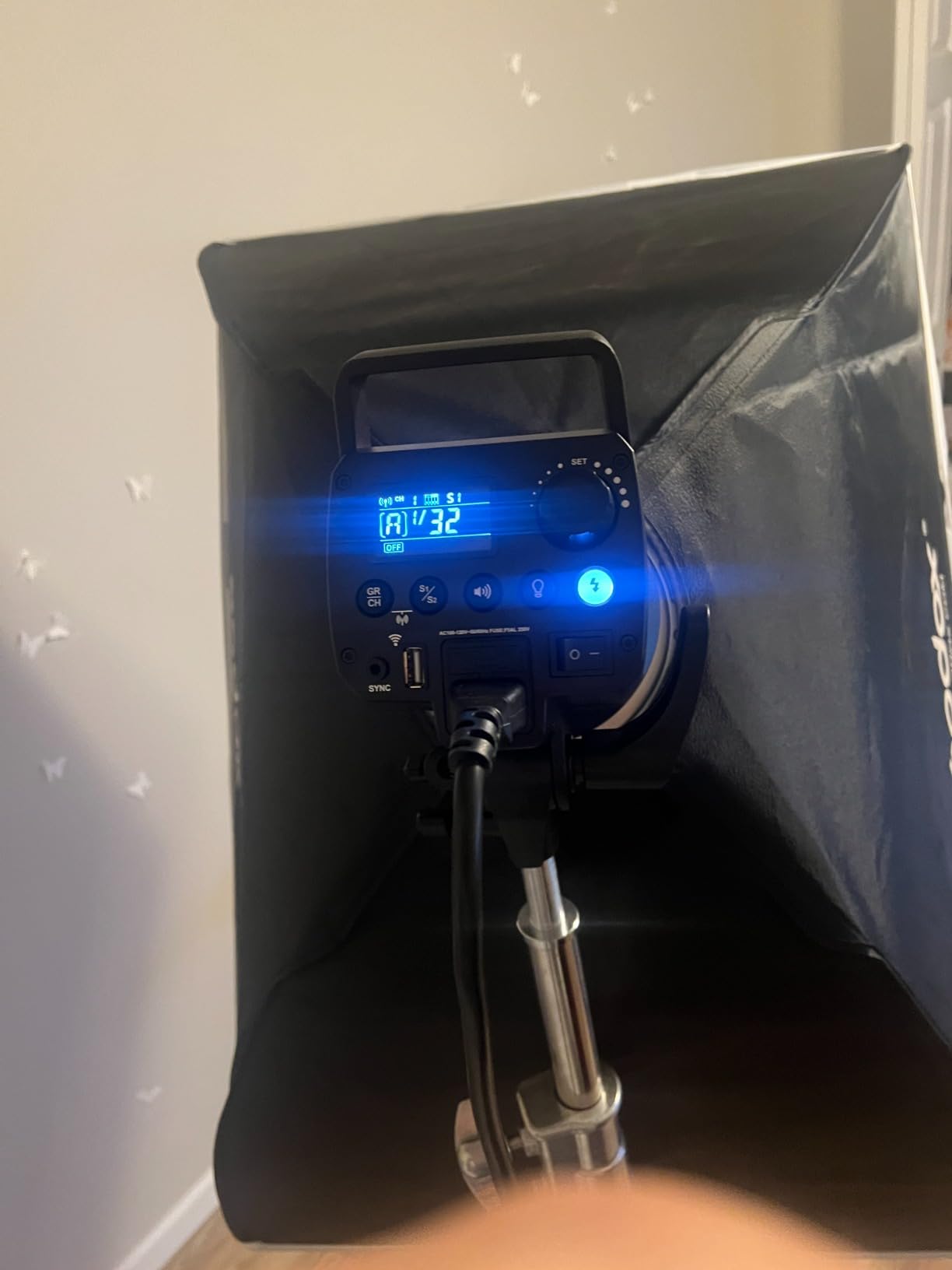 Godox MS300V MS300-V Compact Studio Strobe Flash Light - 300W,GN58 0.1-1.8S Recycle Time,2.4G X System,Bowens Mount LED Modeling Lamp for Photographic Studio Portrait Shooting(MS300 Upgraded Version) - Customer Photo 1