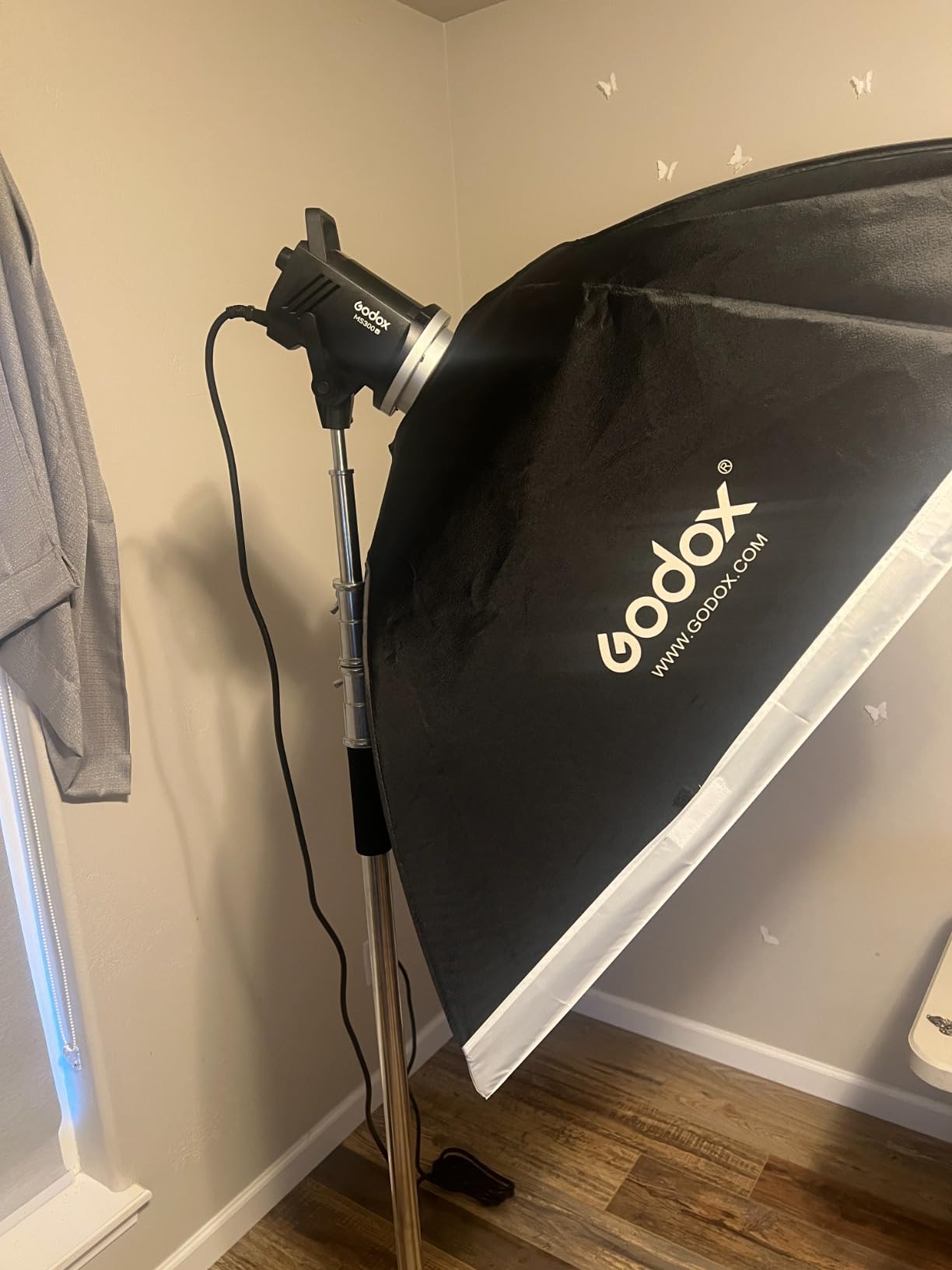 Godox MS300V MS300-V Compact Studio Strobe Flash Light - 300W,GN58 0.1-1.8S Recycle Time,2.4G X System,Bowens Mount LED Modeling Lamp for Photographic Studio Portrait Shooting(MS300 Upgraded Version) - Customer Photo 2