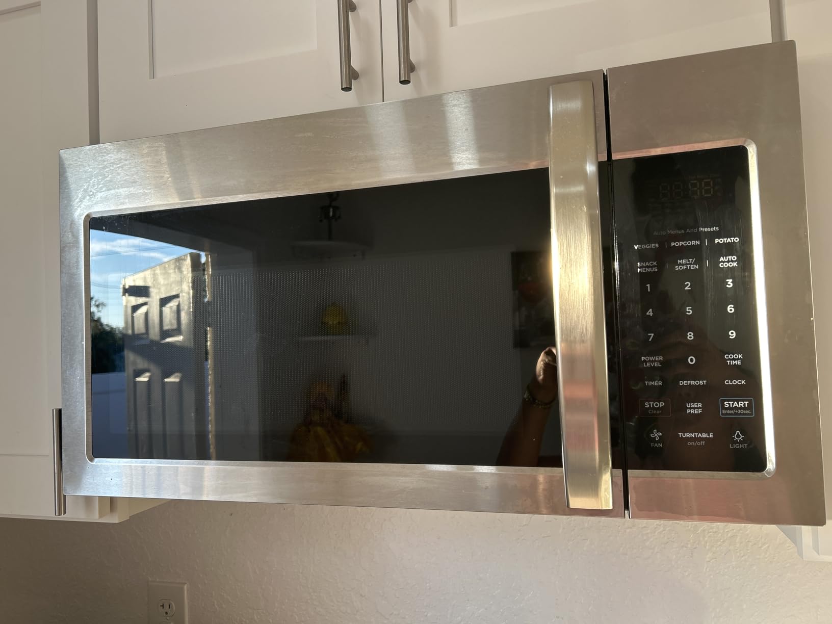 Midea MOR17BSA-SS 1.7 Cu.ft. Over The Range Microwave Oven with Smart Touch Panel, Auto Cooking Menu, 1000 W, 300 CFM Ventilation, in Stainless Steel - Customer Photo 1