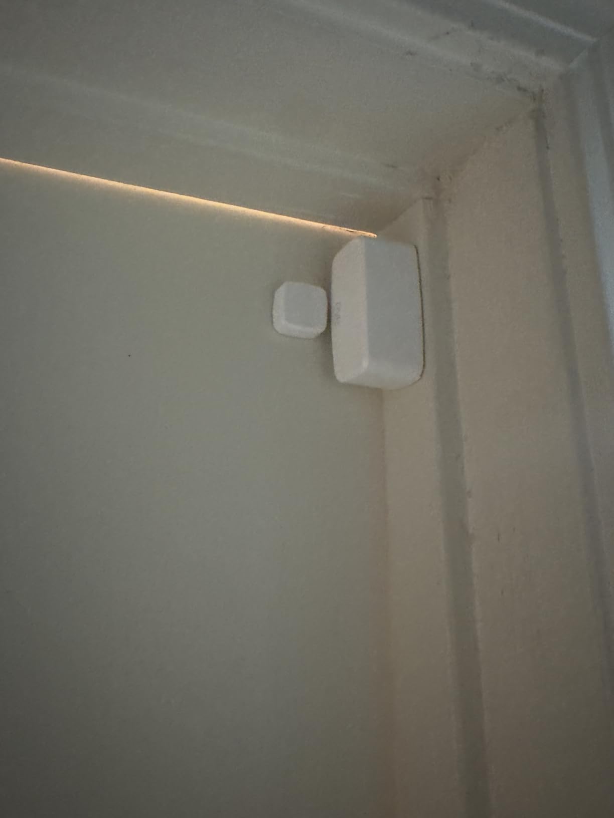 Eve Door & Window (Matter) 3 Pack - Smart Contact Sensor for Doors & Windows, Open/Closed State, Matter Over Thread, Apple Home, Alexa, Google Home Customer Review Eve Door & Window (Matter) 3 Pack - Smart Contact Sensor for Doors & Windows, Open/Closed State, Matter Over Thread, Apple Home, Alexa, Google Home - Customer Photo 2