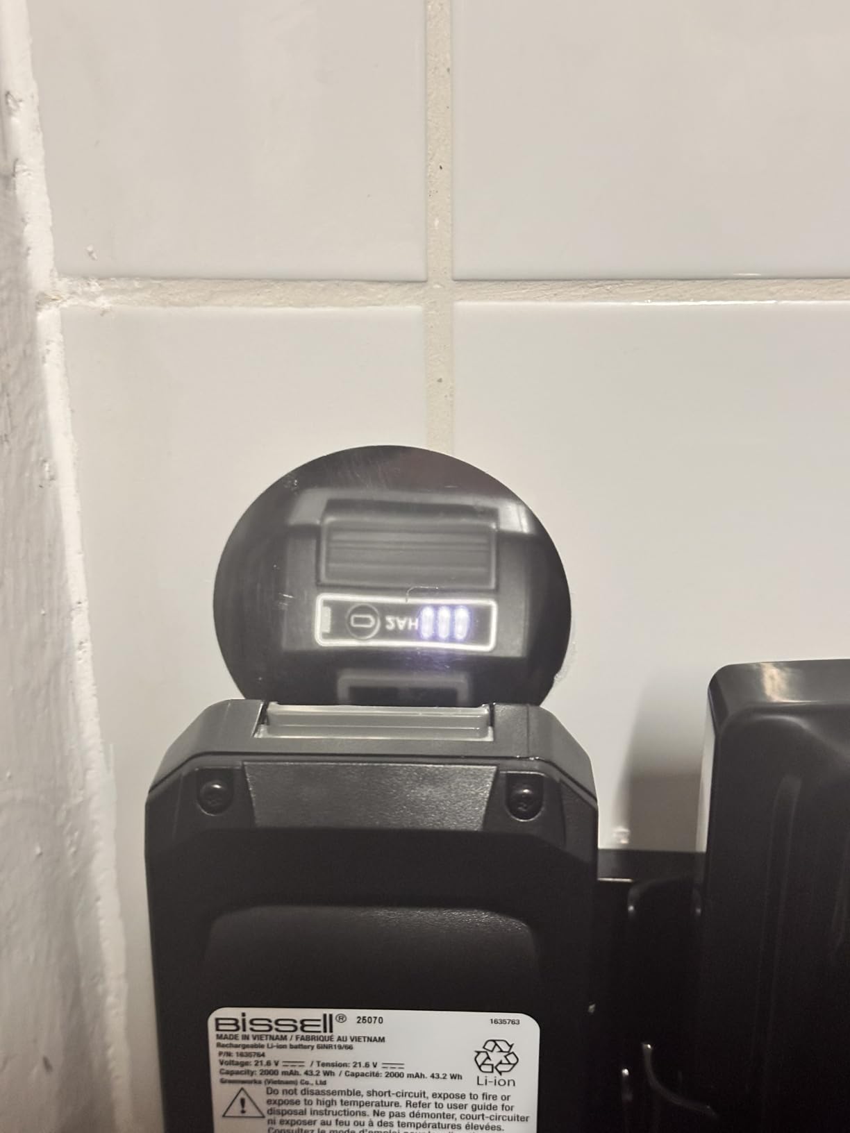 Bissell Cleanview XR Pet 300W Cordless Vacuum with Removable Battery, 3797V - Customer Photo 2