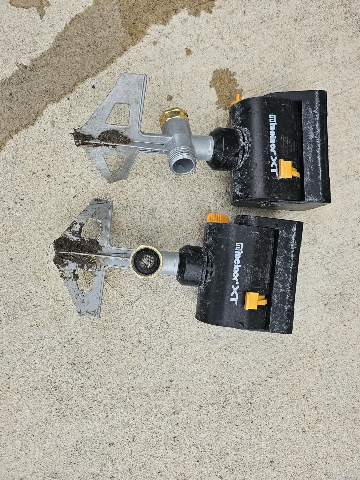 Melnor 65137AMZ MiniMax Turbo Oscillating Sprinkler on Step Spike, 4000 sq. ft., 4-Way Adjustable, Quick Connect Bundle, Yellow - Customer Photo 1