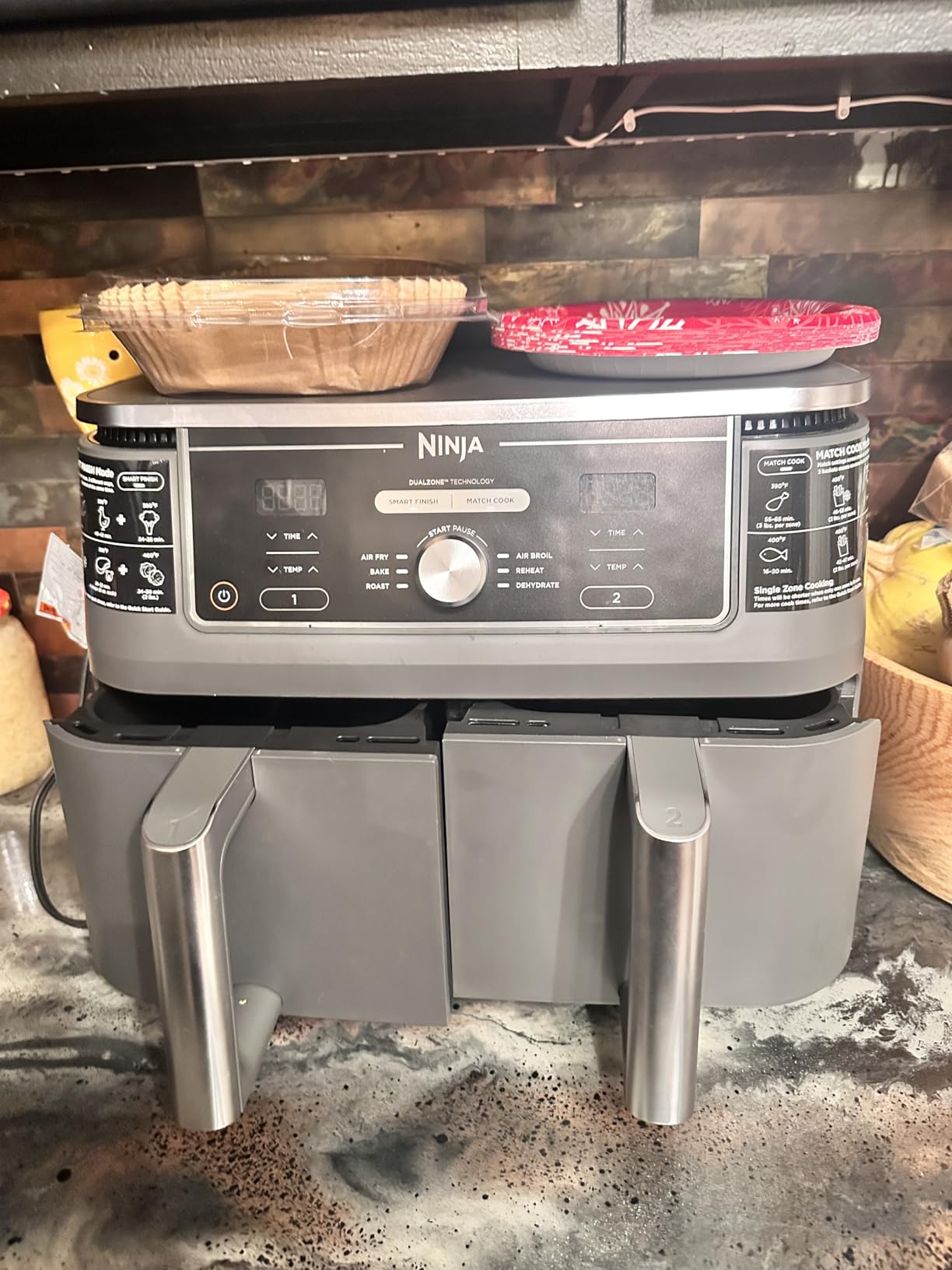 Ninja Foodi 6-in-1 FlexBasket Air Fryer with 7-QT MegaZone & Basket Divider for Large Proteins & Full Meals, Smart Finish Cook 2 Foods 2 Ways, Family Sized Capacity, Air Fry, Roast & More, Black DZ071 - Customer Photo 2