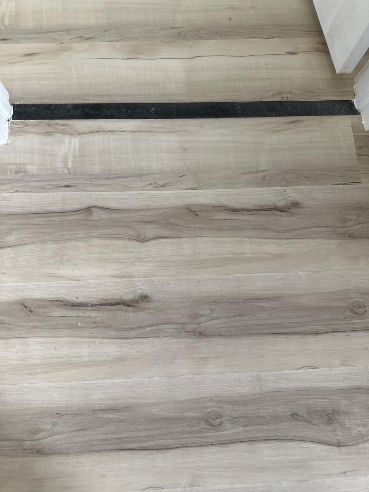 Gaahing Aluminum T Molding Floor Transition Strip, T Moulding for Laminate Flooring Planks, Vinyl Floor Transition, Rubber Transition (3Pcs x 2.9ft x 1.6in, Matte Black) - Customer Photo 1