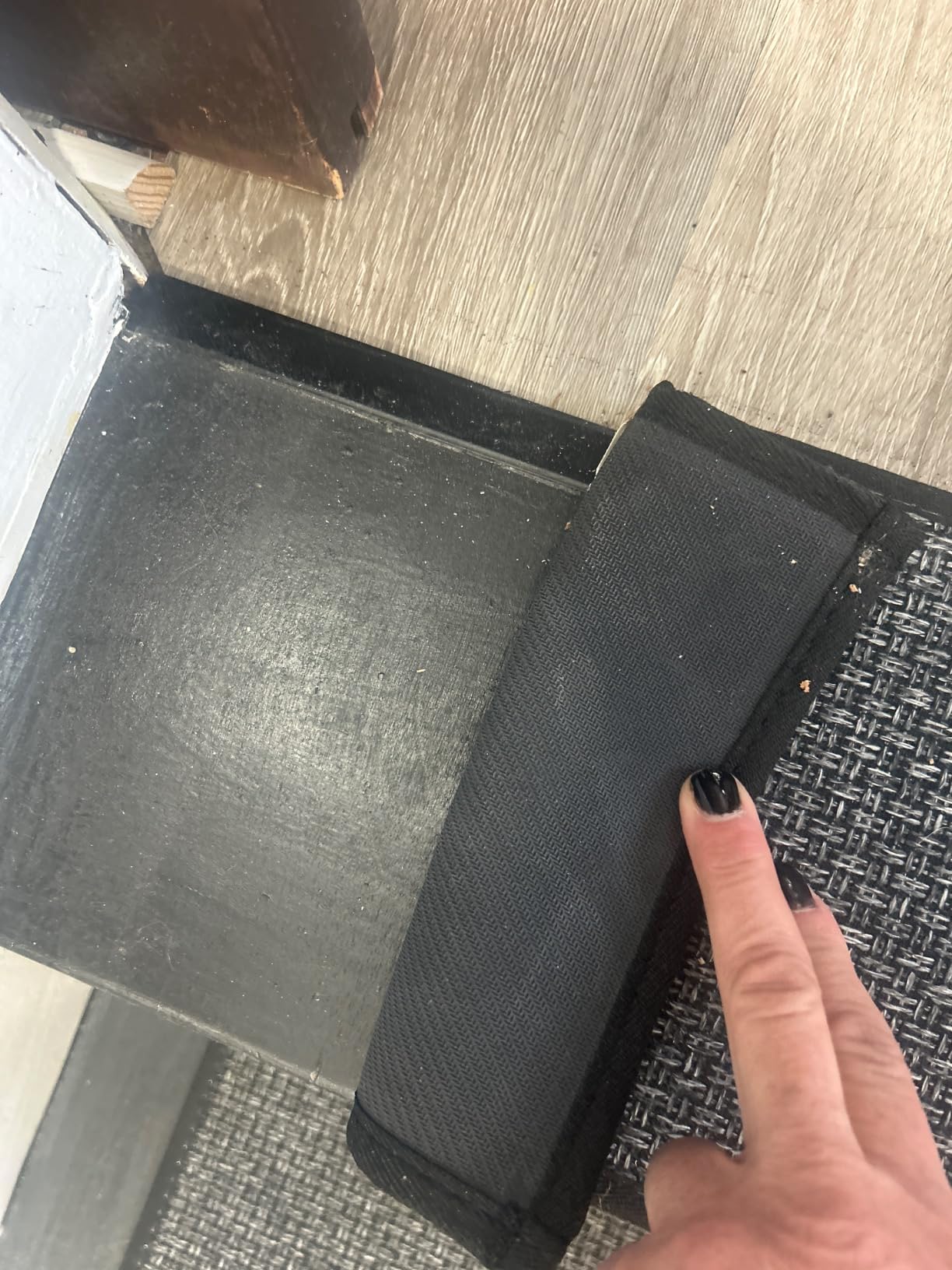 Gaahing Aluminum T Molding Floor Transition Strip, T Moulding for Laminate Flooring Planks, Vinyl Floor Transition, Rubber Transition (3Pcs x 2.9ft x 1.6in, Matte Black) - Customer Photo 3