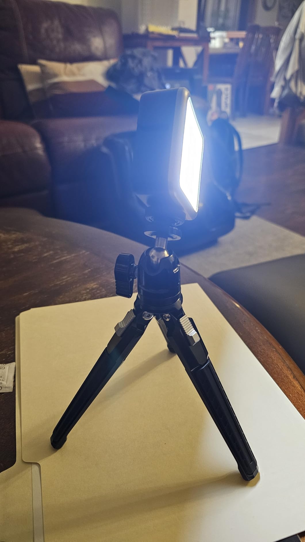 NEEWER Mini Metal Table Tripod with 360° Ball Head, Supports Vertical Recording - Customer Photo 5