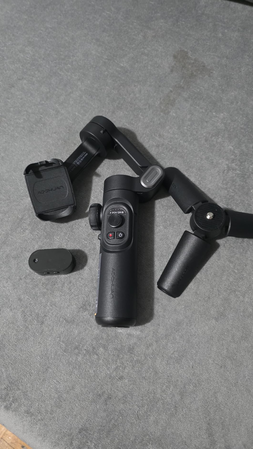 AOCHUAN Phone Gimbal Stabilizer 3-Axis Smartphone Foldable Handheld Gimbal for iPhone with Focus Wheel TikTok YouTube Vlog Stabilizer for iPhone16 15 14 13 12 Pro Max Android-Smart XE - Customer Photo 5