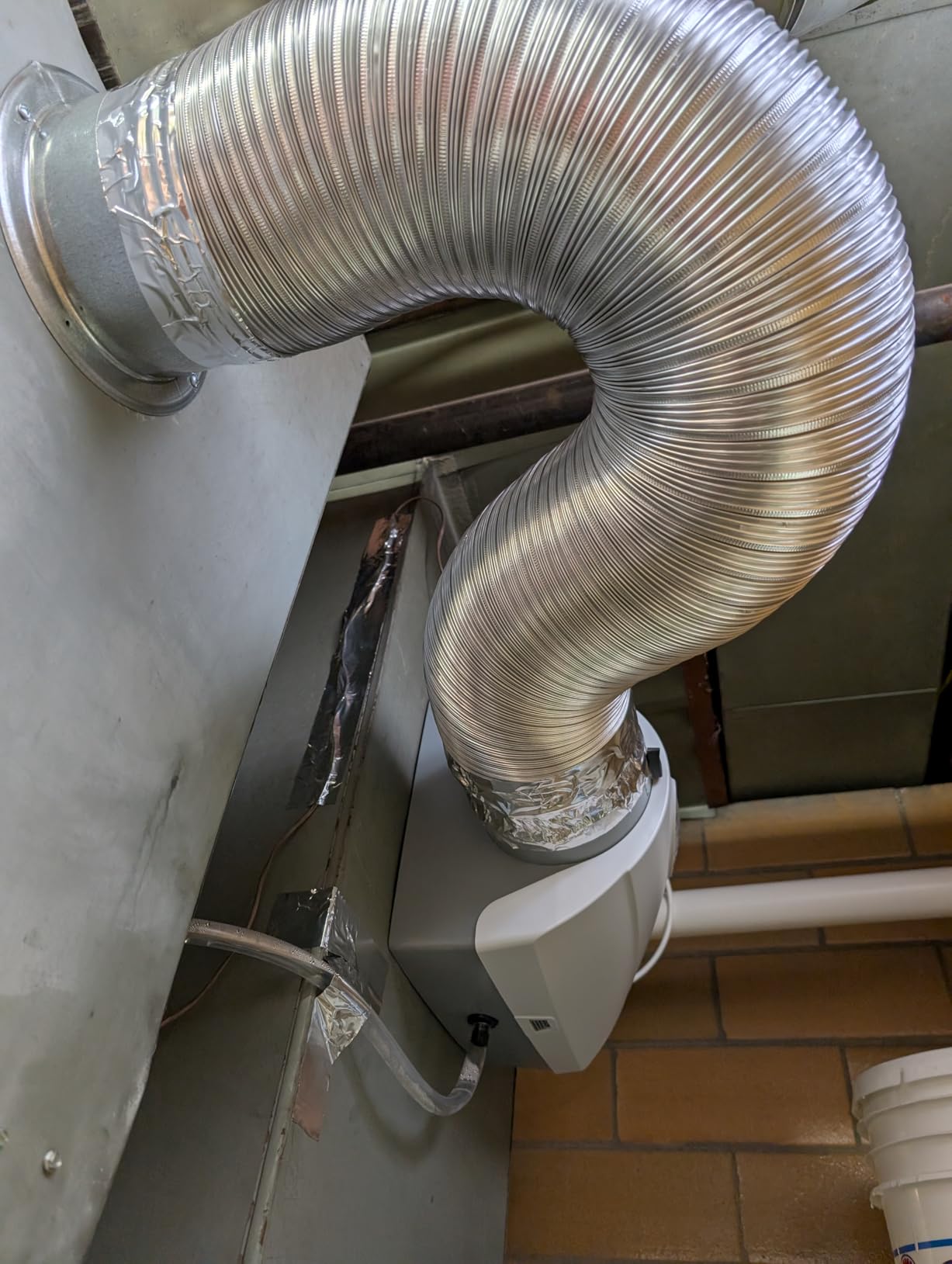 AprilAire 500M 12-gal. Whole-House Small Bypass Evaporative Humidifier with Manual Control for up to 3,600 sq. ft. - Customer Photo 1