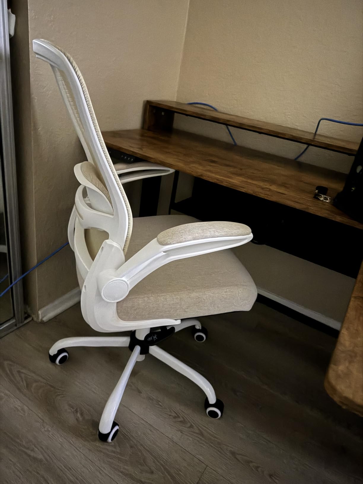 Mimoglad Ergonomic High Back Mesh Office Chair, Adjustable Lumbar Support, Thickened Seat Cushion (Modern, Jasmine) - Customer Photo 1