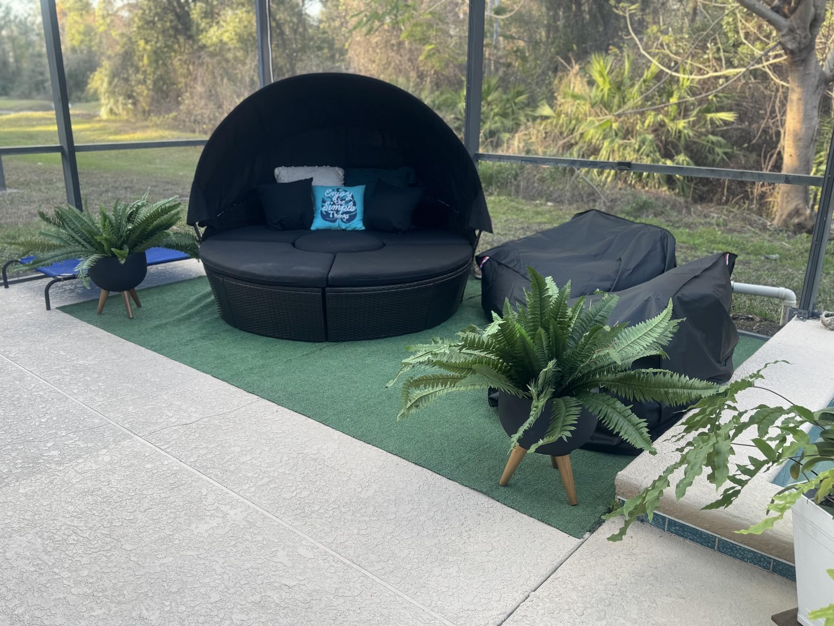 Tangkula Outdoor Round Daybed with Retractable Canopy, PE Wicker Sectional Seating Furniture with Cushions and Throw Pillows, Separates Cushioned Seats for Backyard, Poolside (Navy) Customer Review Tangkula Outdoor Round Daybed with Retractable Canopy, PE Wicker Sectional Seating Furniture with Cushions and Throw Pillows, Separates Cushioned Seats for Backyard, Poolside (Navy) - Customer Photo 1