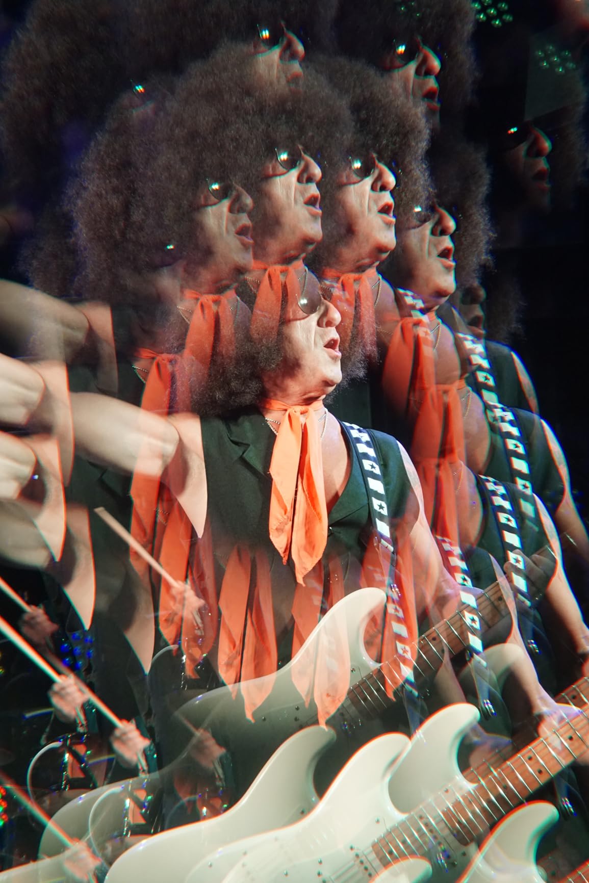 NEEWER 77mm Spiral Halo Camera Lens Filter, Prism K9 Optical Glass Special Effects Filter Photography Camera Lens Accessories with Tunnel Vision Warped Circular Halo Frame Effect - Customer Photo 1