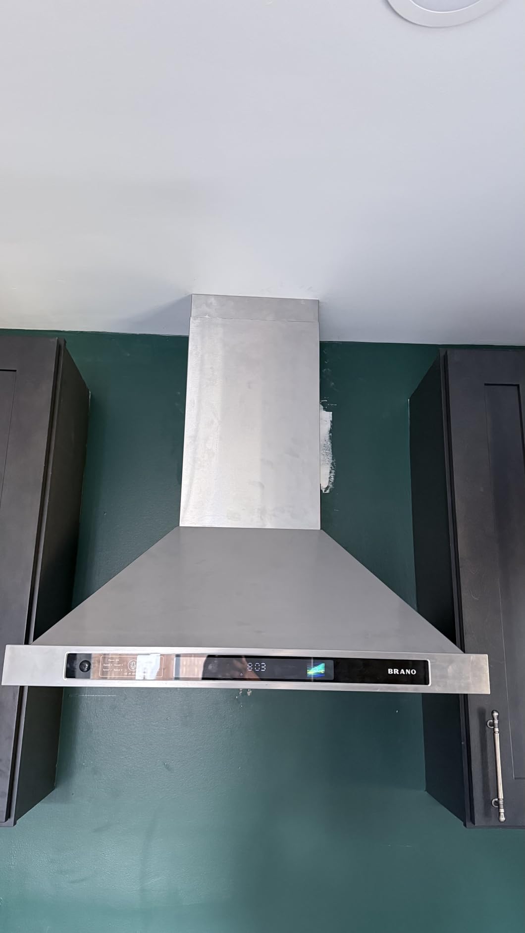 BRANO 30-inch Wall Mount Range Hood 900 CFM with Voice/Gesture/Touch Control, Stainless Steel Kitchen Hood Vent with 4 Speed Exhaust Fan, LED Adjustable Lights, Memory Mode - Customer Photo 2