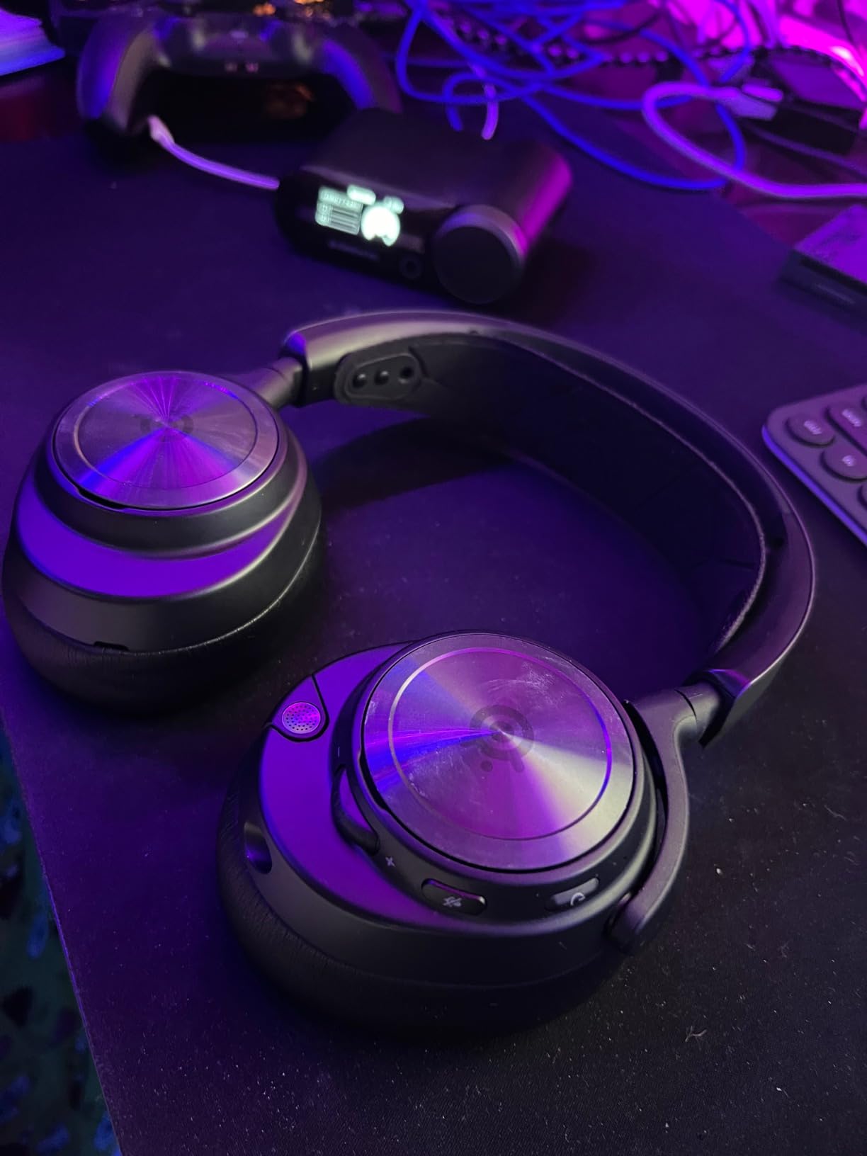 SteelSeries Arctis Nova Pro Wireless Multi-System Gaming Headset - Premium Hi-Fi Drivers - Active Noise Cancellation - Infinity Power System - ClearCast Gen 2 Mic - PS5, PS4, PC, Switch, Mobile Customer Review SteelSeries Arctis Nova Pro Wireless Multi-System Gaming Headset - Premium Hi-Fi Drivers - Active Noise Cancellation - Infinity Power System - ClearCast Gen 2 Mic - PS5, PS4, PC, Switch, Mobile - Customer Photo 1