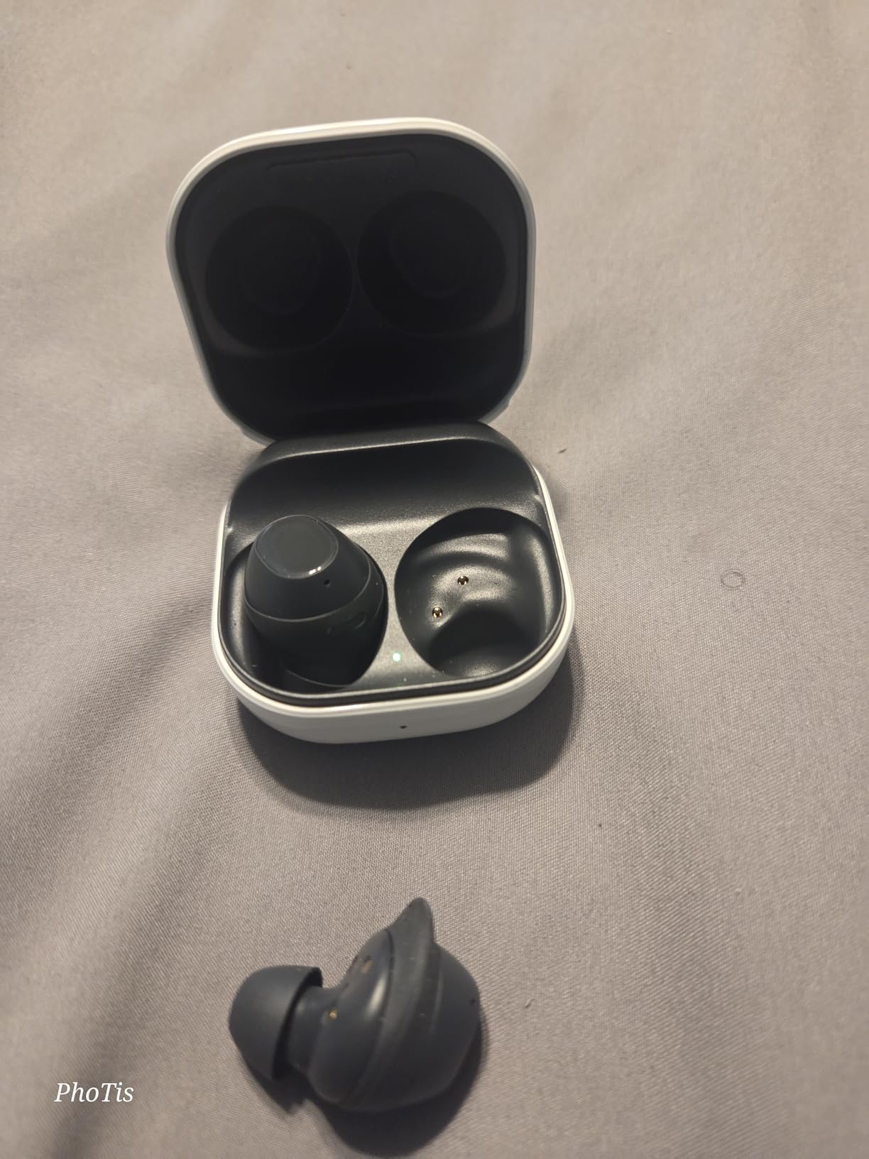 Samsung Galaxy Buds FE True Wireless Bluetooth Earbuds, Comfort and Secure in Ear Fit, Auto Switch Audio, Touch Control, Built-in Voice Assistant, Graphite [US Version, 1Yr Manufacturer Warranty] - Customer Photo 1