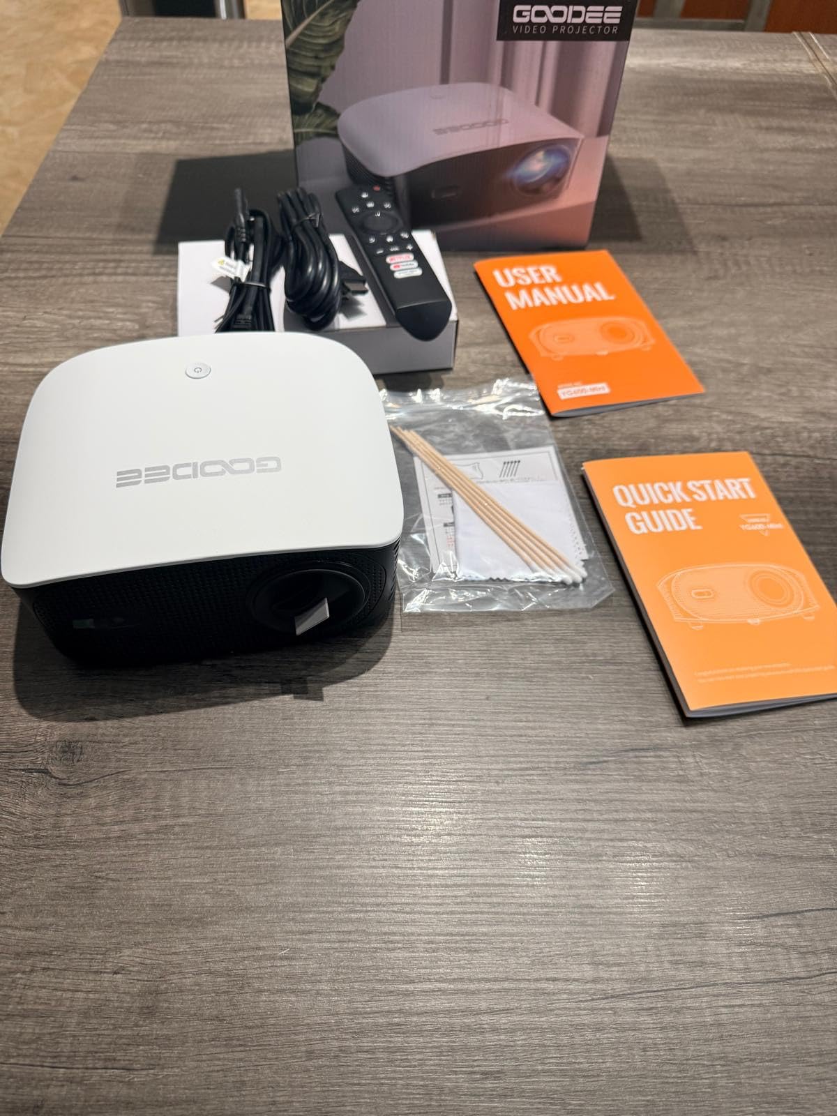 GooDee 4K Smart Projector with 5G WiFi and Bluetooth, Built-in Streaming Apps, Dolby Audio 400