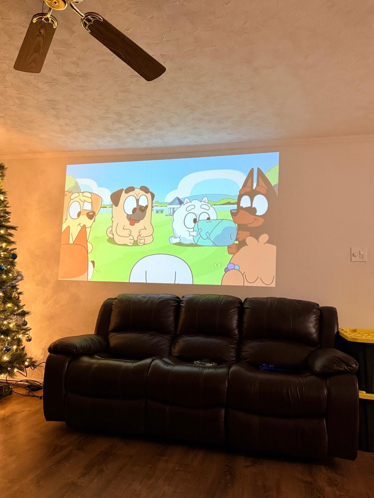 GooDee 4K Smart Projector with 5G WiFi and Bluetooth, Built-in Streaming Apps, Dolby Audio 400