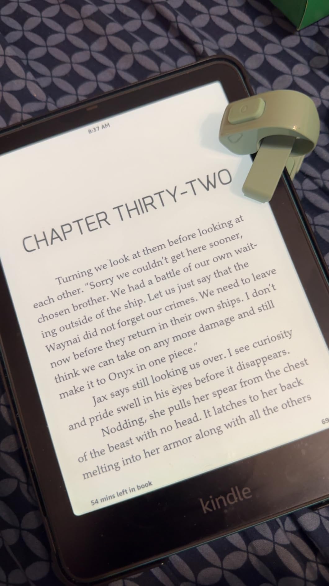 Amazon Kindle Paperwhite Signature Edition 32GB (newest model) – 20% faster with auto-adjusting front light, wireless charging, and weeks of battery life – Metallic Jade - Customer Photo 1