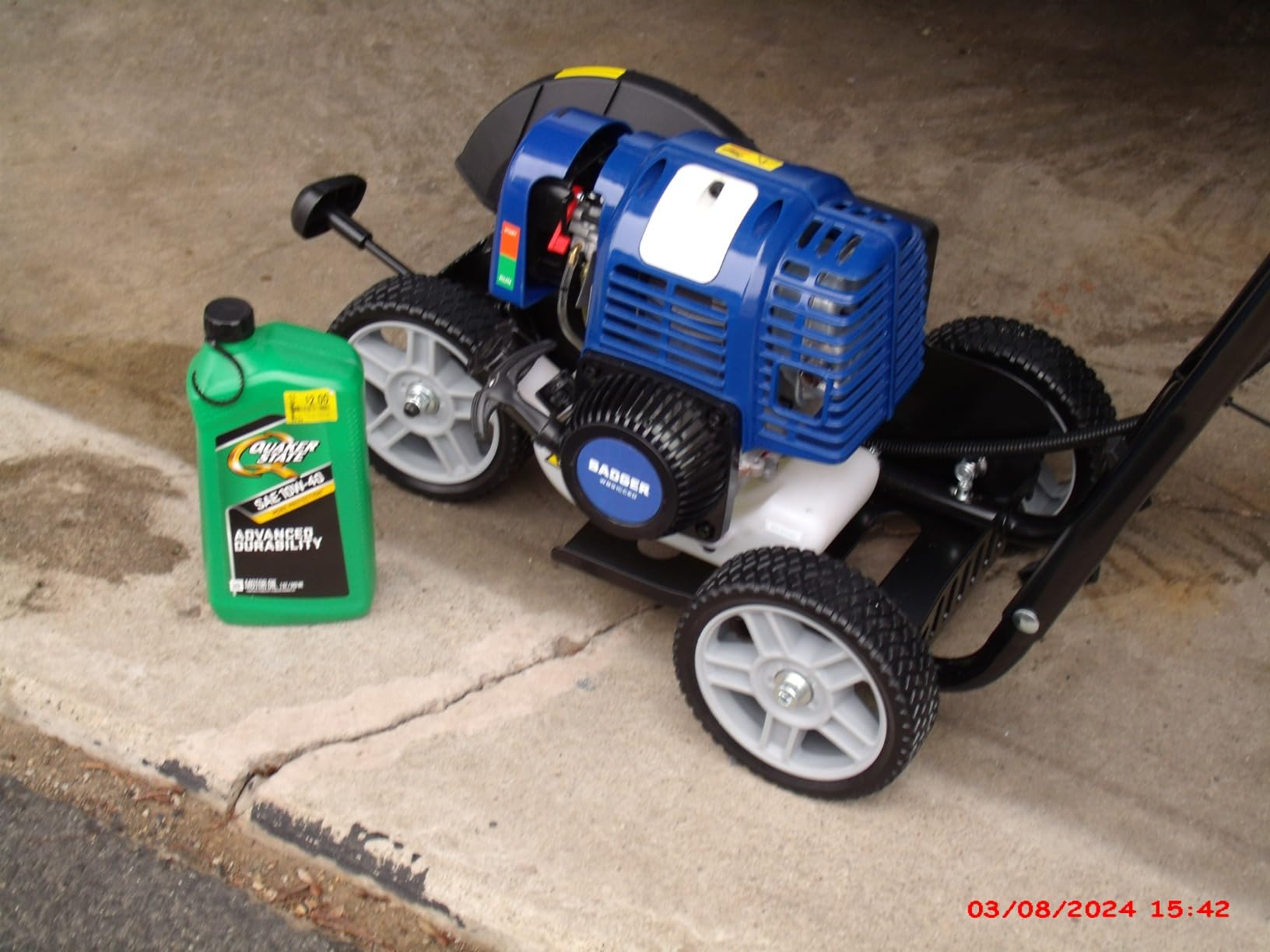 Wild Badger Power Sidewalk Edger Lawn Tool Gas 31cc WB31CCED, Blue - Customer Photo 1