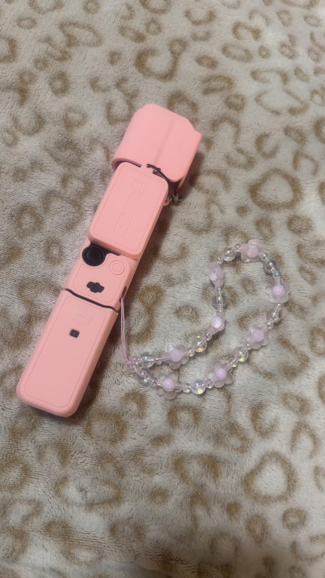 DJI Osmo Pocket 3 Creator Combo, Vlogging Cameras with 1'' CMOS, 4K/120fps Vlog Camera, 3-Axis Stabilization, Face/Object Tracking, Mic Included for Clear Sound, Digital Vlogging Camera for YouTube - Customer Photo 1