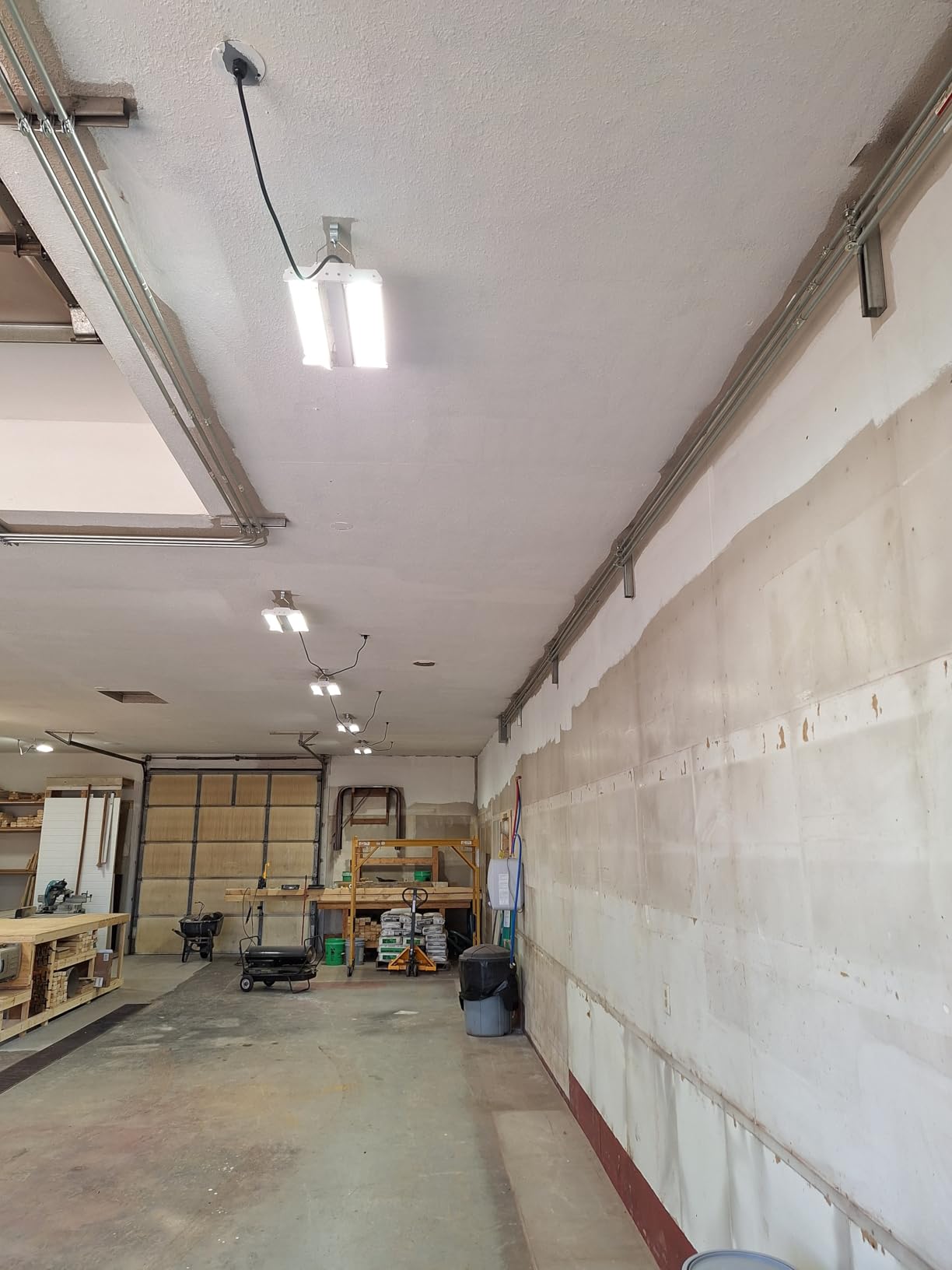 Allsmartlife LED Linear High Bay Light 2-Pack, 150W 20250LM 0-10V Dimmable 5000K Daylight, Adjustable Tilt Hanging LED High Bay Shop Lighting Fixtures for Garage Warehouse Workshop, ETL Customer Review Allsmartlife LED Linear High Bay Light 2-Pack, 150W 20250LM 0-10V Dimmable 5000K Daylight, Adjustable Tilt Hanging LED High Bay Shop Lighting Fixtures for Garage Warehouse Workshop, ETL - Customer Photo 3