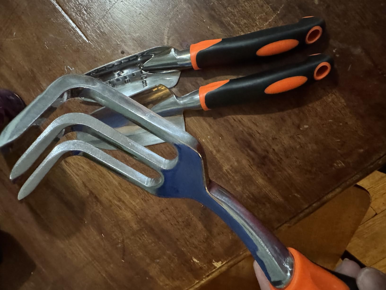 Garden Tools Set, 3 Pack Heavy Duty Gardening Tools Set Include Garden Shovel, Transplant Trowel and Hand Rake with Ergonomic Handle, Aluminum Alloy Lawn for Planting, Orange - Customer Photo 1