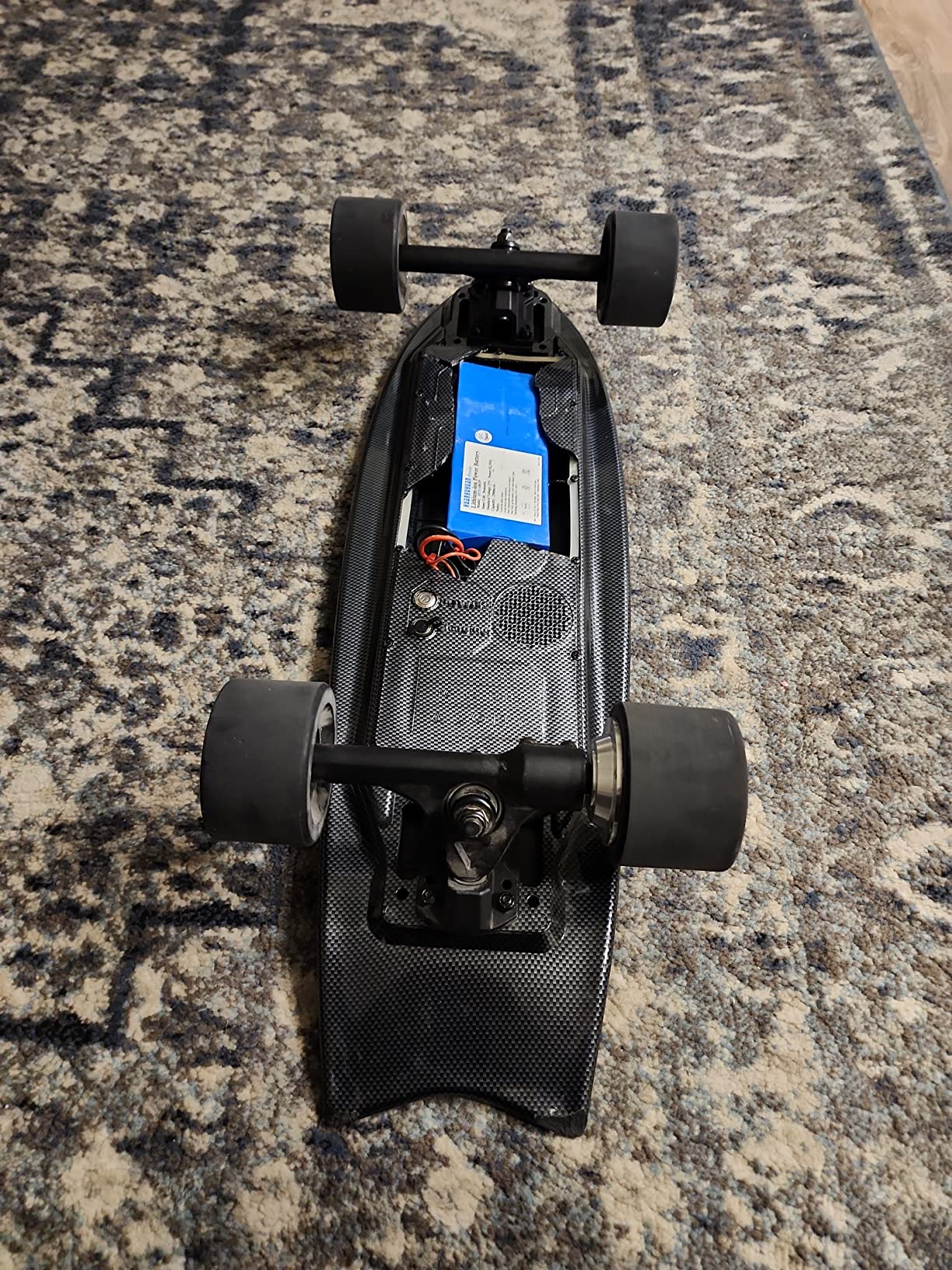 Electric Skateboard, Electric Skateboard with Remote Control for Beginners, 350W Brushless Motor, Max 12.4 MPH, Carver E-Ska with DIY Stickers Customer Review Electric Skateboard, Electric Skateboard with Remote Control for Beginners, 350W Brushless Motor, Max 12.4 MPH, Carver E-Ska with DIY Stickers - Customer Photo 2