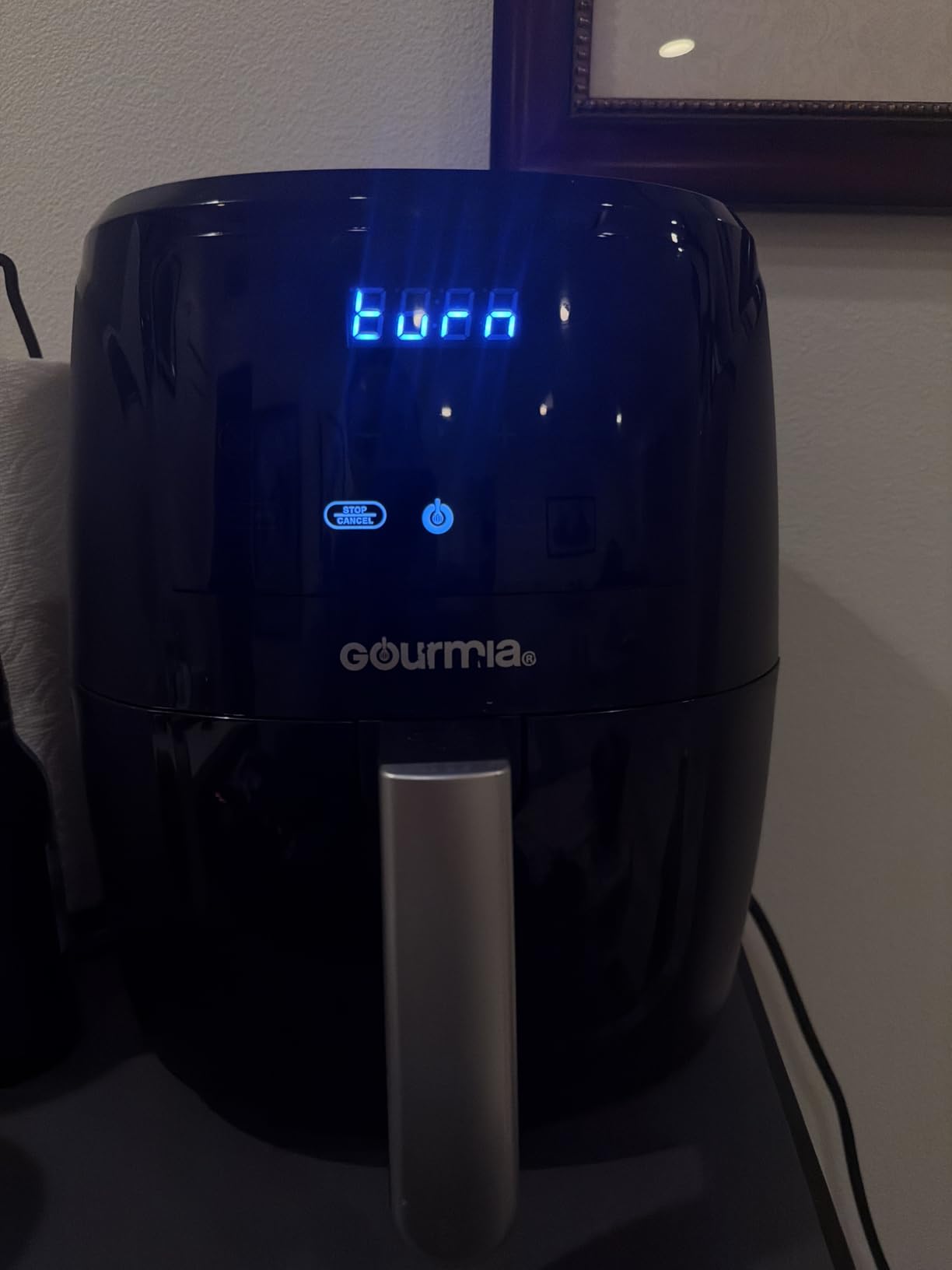 Gourmia Air Fryer Oven Digital Display 4 Quart Large AirFryer Cooker 12 1-Touch Cooking Presets, Black and Stainless Steel Accents Fry Force GAF486 - Customer Photo 2