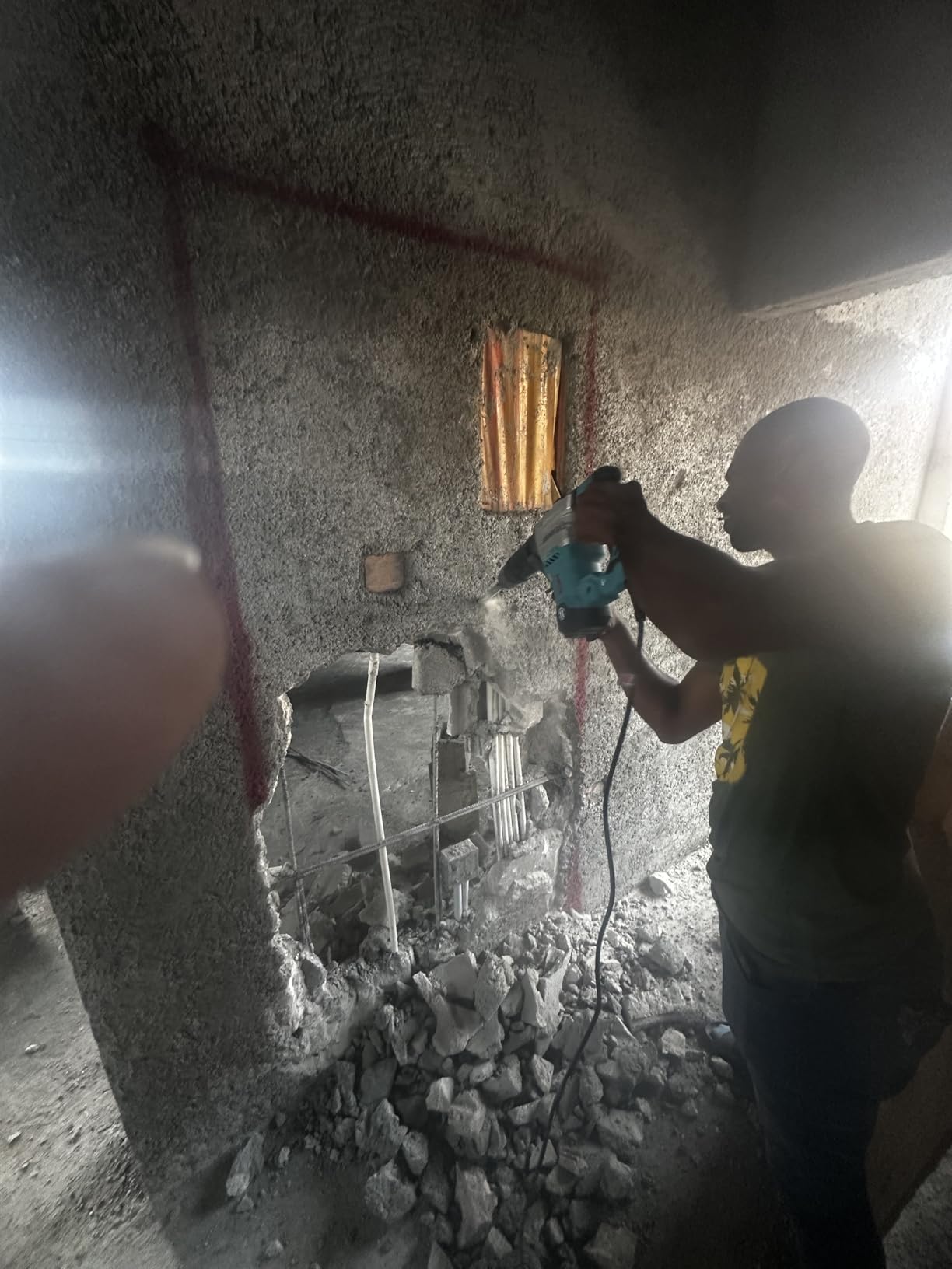 ENEACRO SDS-Max Demolition Jack Hammer for Concrete, Lightweight 11 Amp Electric Demo Chipping Hammer,Aluminum Alloy Shell, Vibration Control, Includes Grease, Tool Bag and Chisels Customer Review ENEACRO SDS-Max Demolition Jack Hammer for Concrete, Lightweight 11 Amp Electric Demo Chipping Hammer,Aluminum Alloy Shell, Vibration Control, Includes Grease, Tool Bag and Chisels - Customer Photo 1