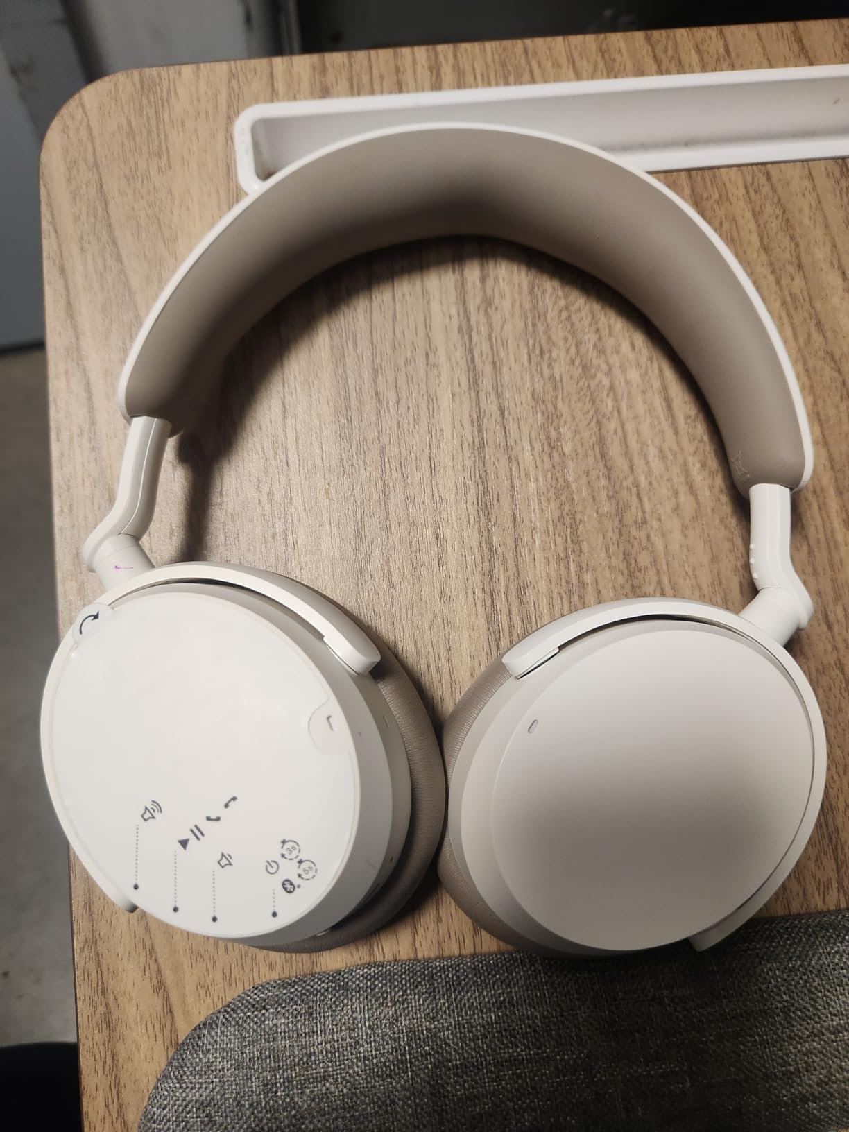 Sennheiser ACCENTUM Wireless Bluetooth Headphones Noise Cancelling - Up to 50HR Playtime, Hybrid Noise Cancelling (ANC), All-Day Comfort, Bluetooth Over Ear Headphones for School, Traveling, White - Customer Photo 2