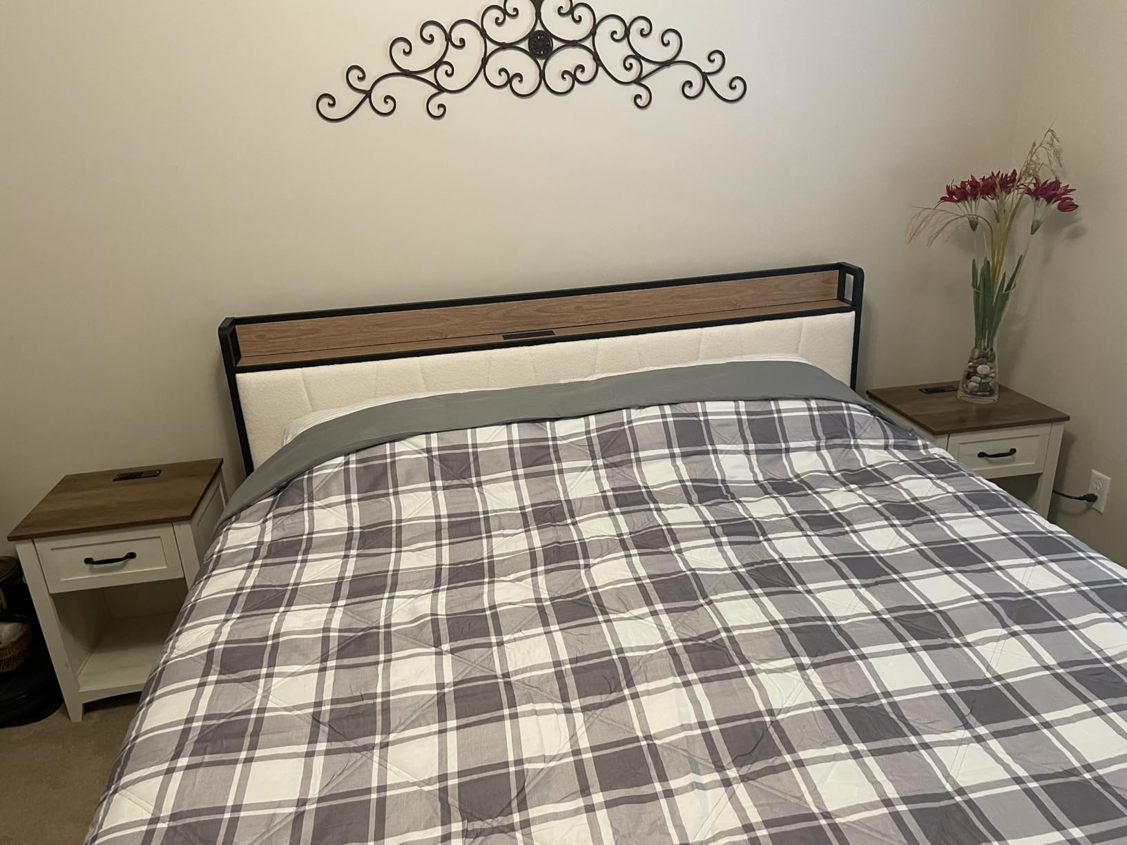 VASAGLE LIRY Collection - Farmhouse Nightstands with Charging Station, Set of 2 Bedside Tables, Side Tables with Drawer, Open Compartment, for Bedroom, Rustic White and Honey Brown - Customer Photo 1