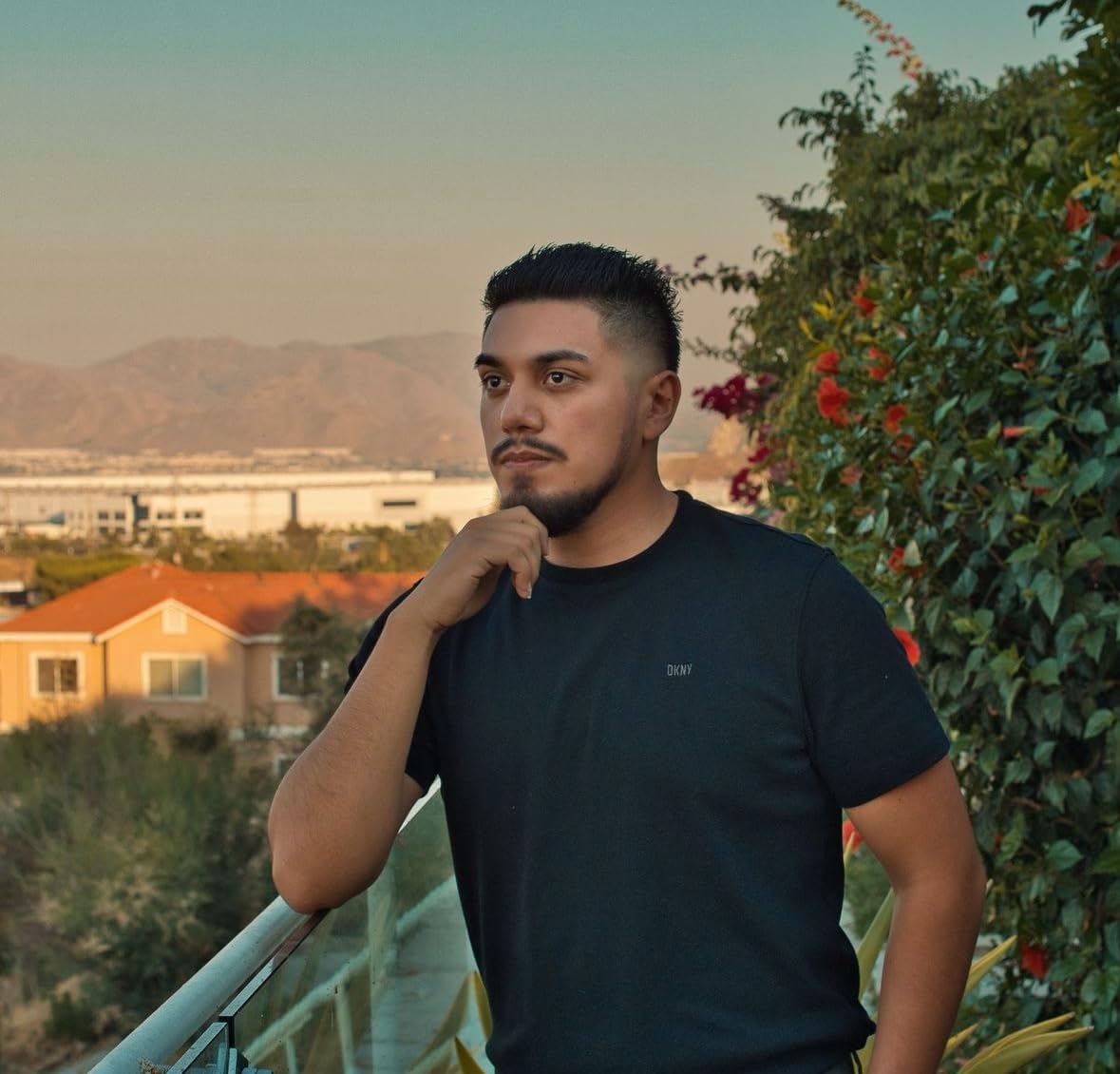 Panasonic LUMIX G9II Micro Four Thirds Camera, 25.2MP Sensor with Phase Hybrid AF, Powerful Image Stabilization, High-Speed Perfomance and Mobility, Flagship Model of G Series - DC-G9M2BODY - Customer Photo 2